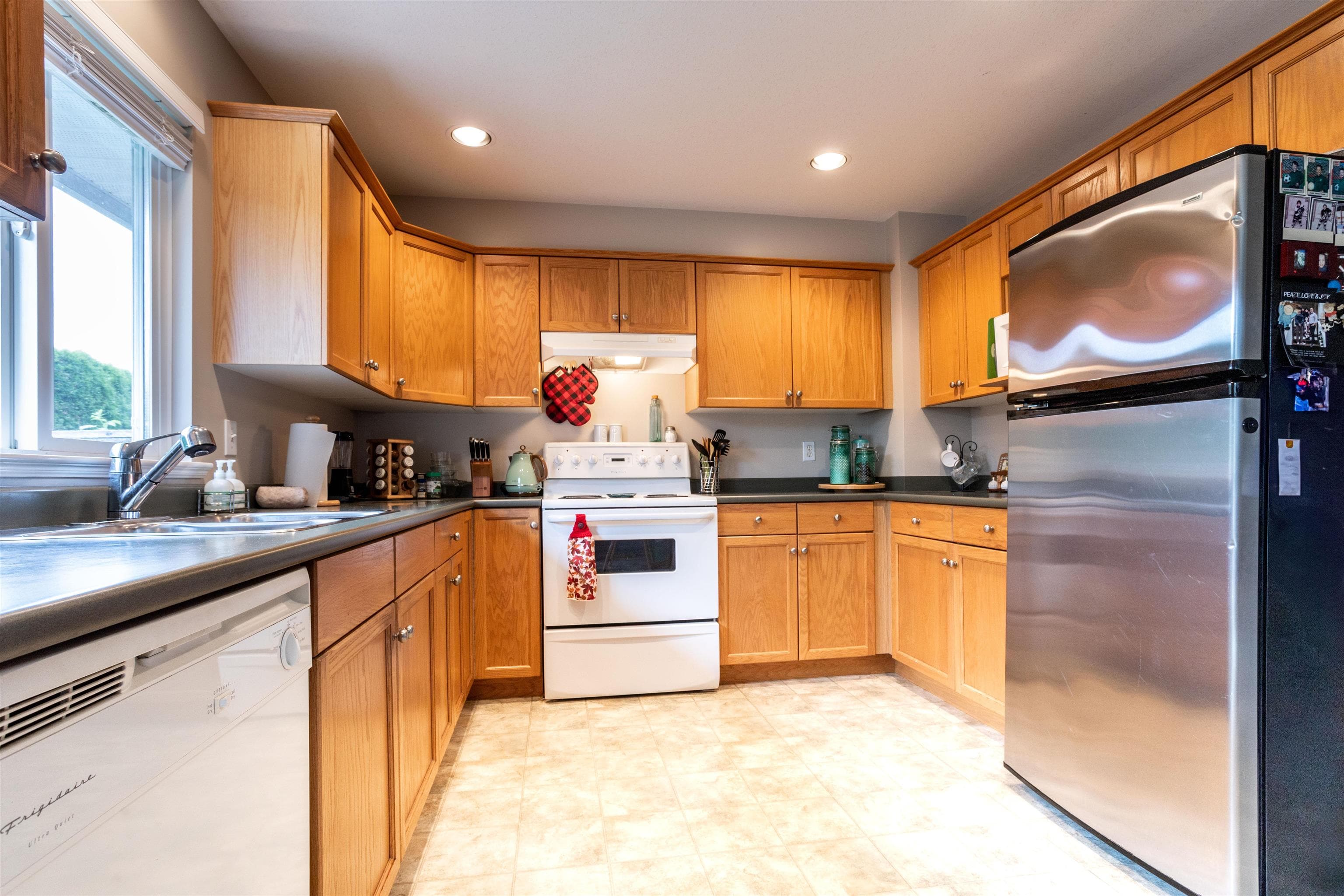 8 - 9472 Woodbine Street, Chilliwack, V2P 5S4 — photo 3