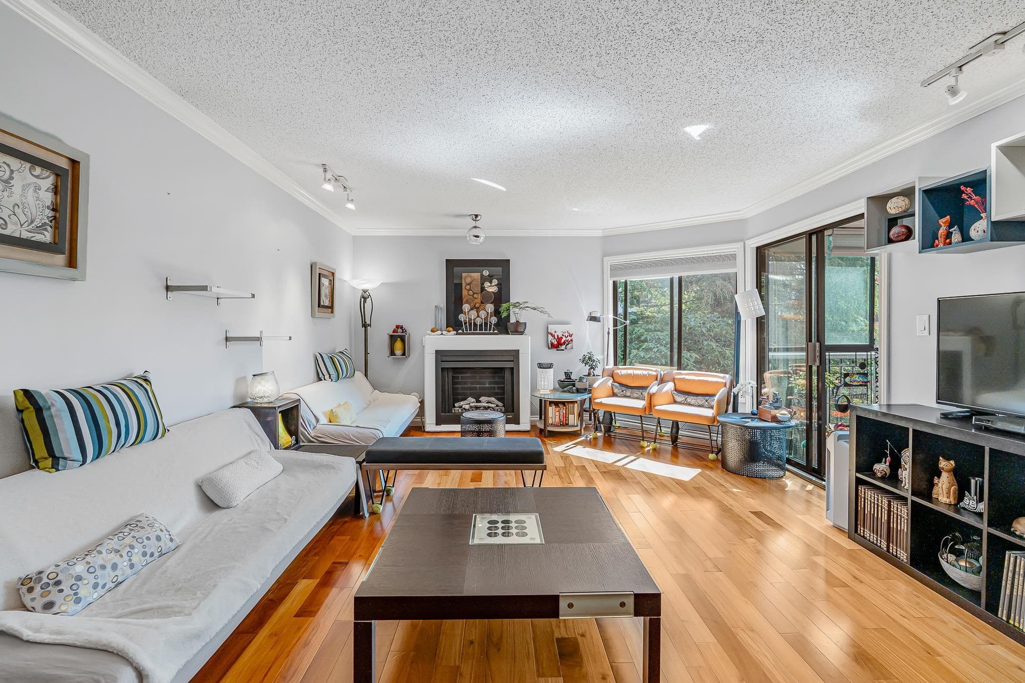 302 - 1520 Vidal Street, White Rock