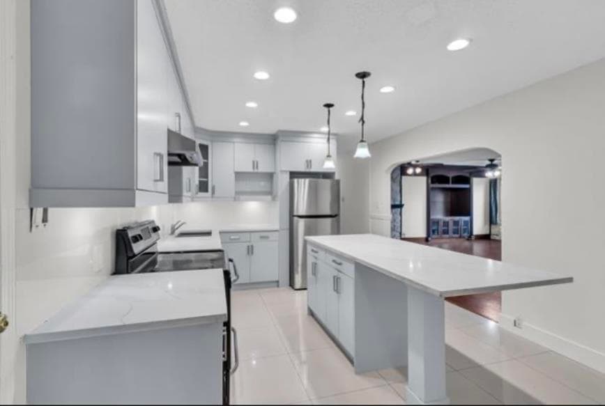 11565 96a Avenue, Surrey, V3V 1Z9 — photo 2