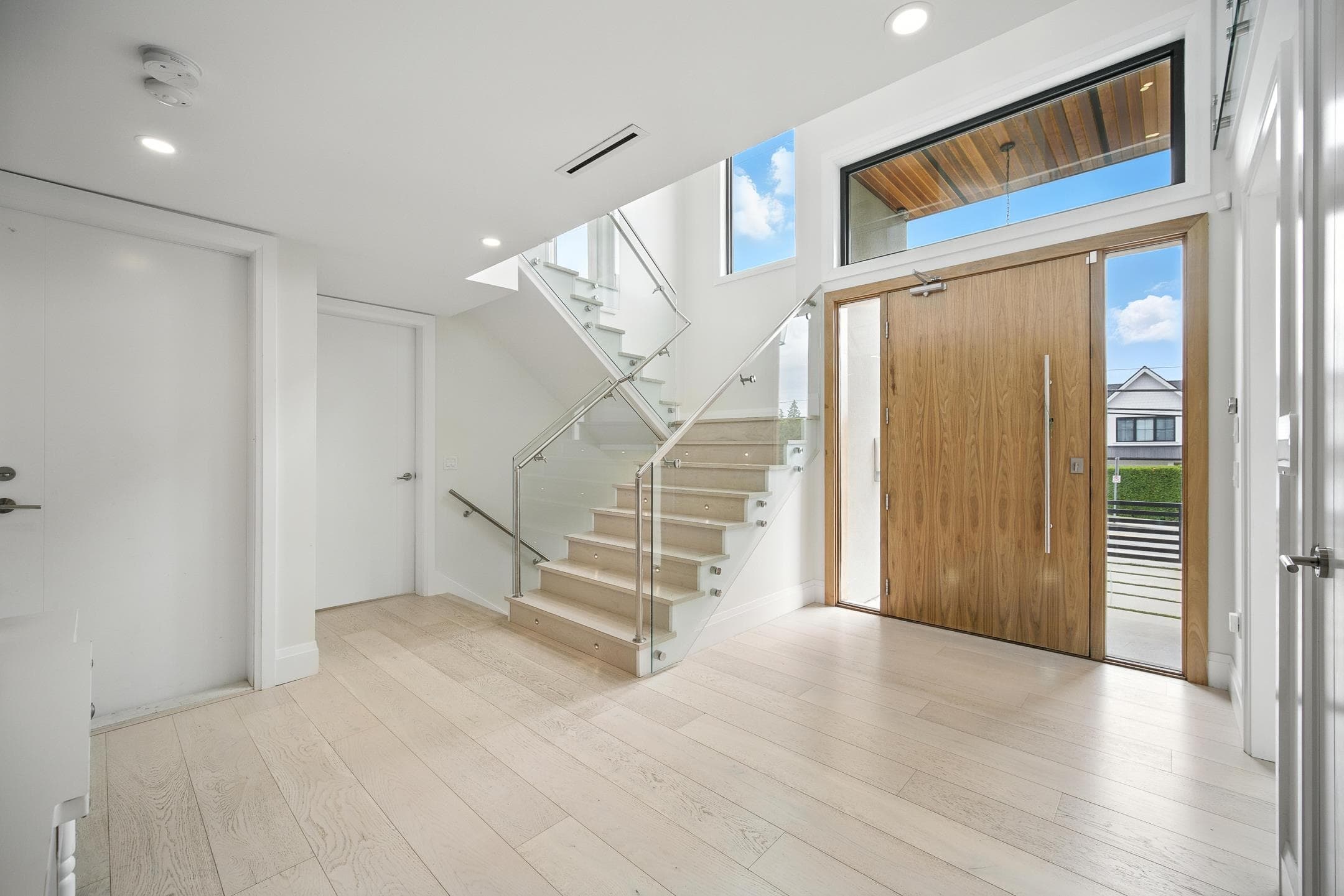 2113 Dawes Hill Road, Coquitlam, V3K 1N2 — photo 2