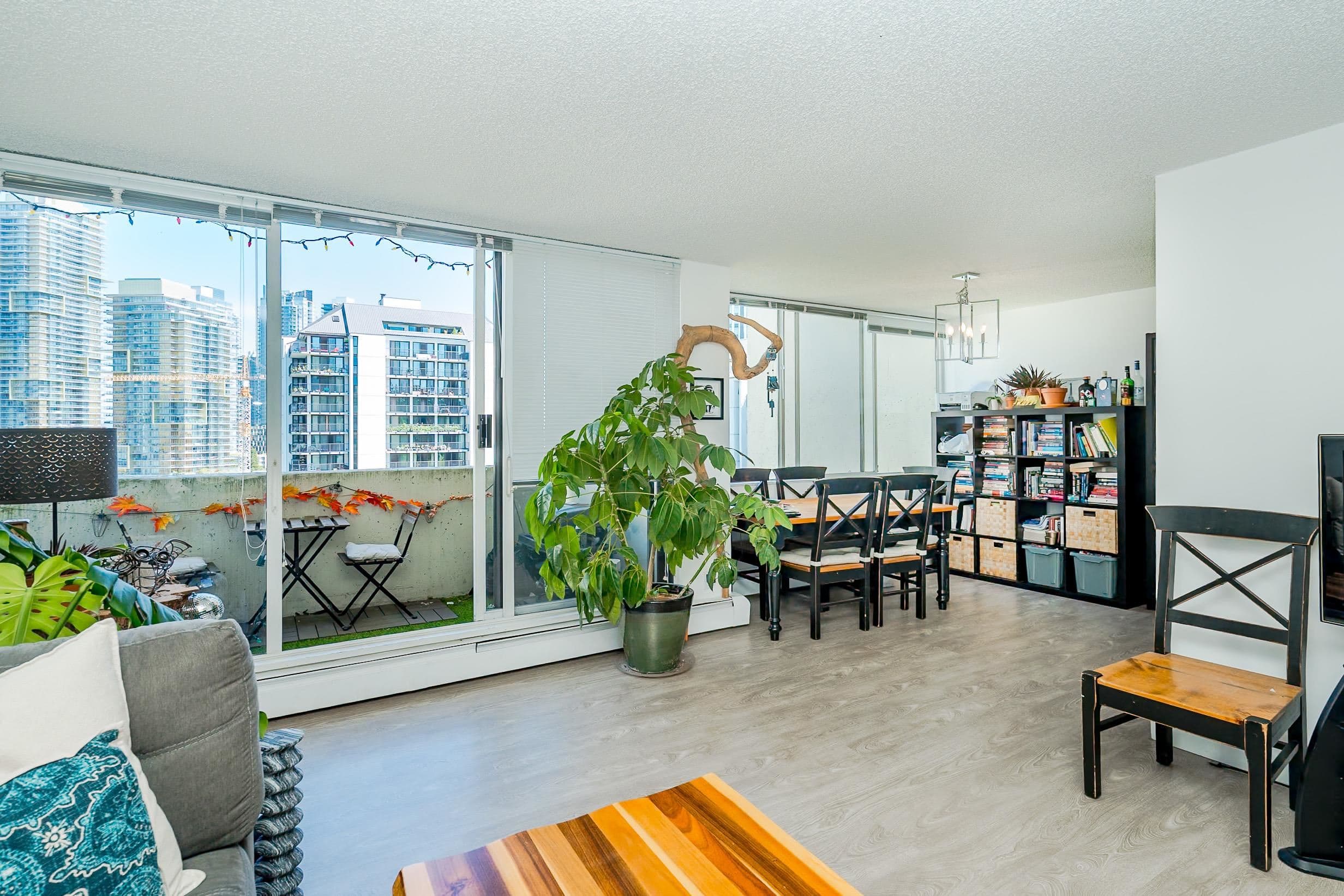 1204 - 4105 Maywood Street, Burnaby, V5H 4A3 — photo 4