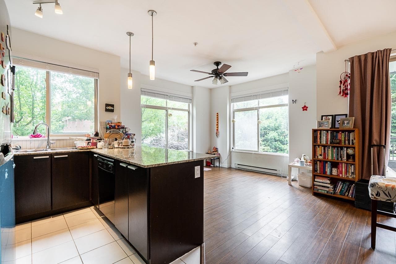 205 - 10455 University Drive, Surrey, V3T 0A5 — photo 5