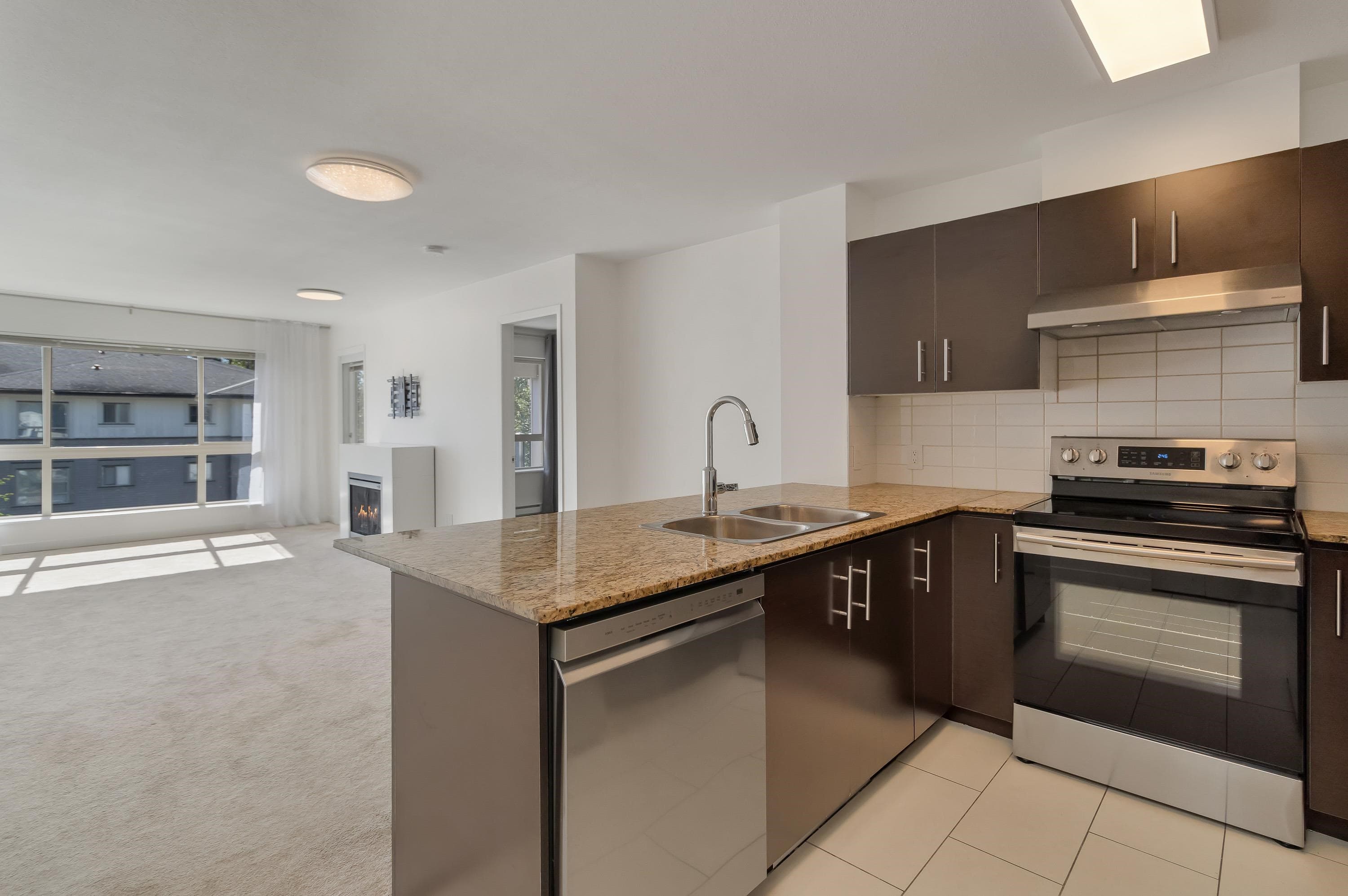 412 - 11665 Haney Bypass, Maple Ridge, V2X 8W9 — photo 2