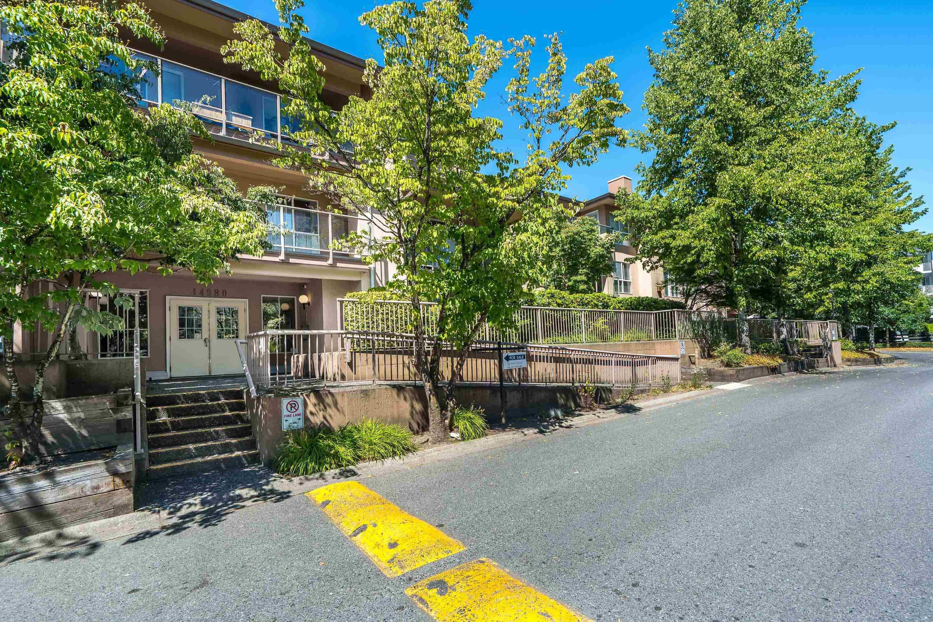 302 - 14980 101a Avenue, Surrey, V3R 0T1 — photo 3