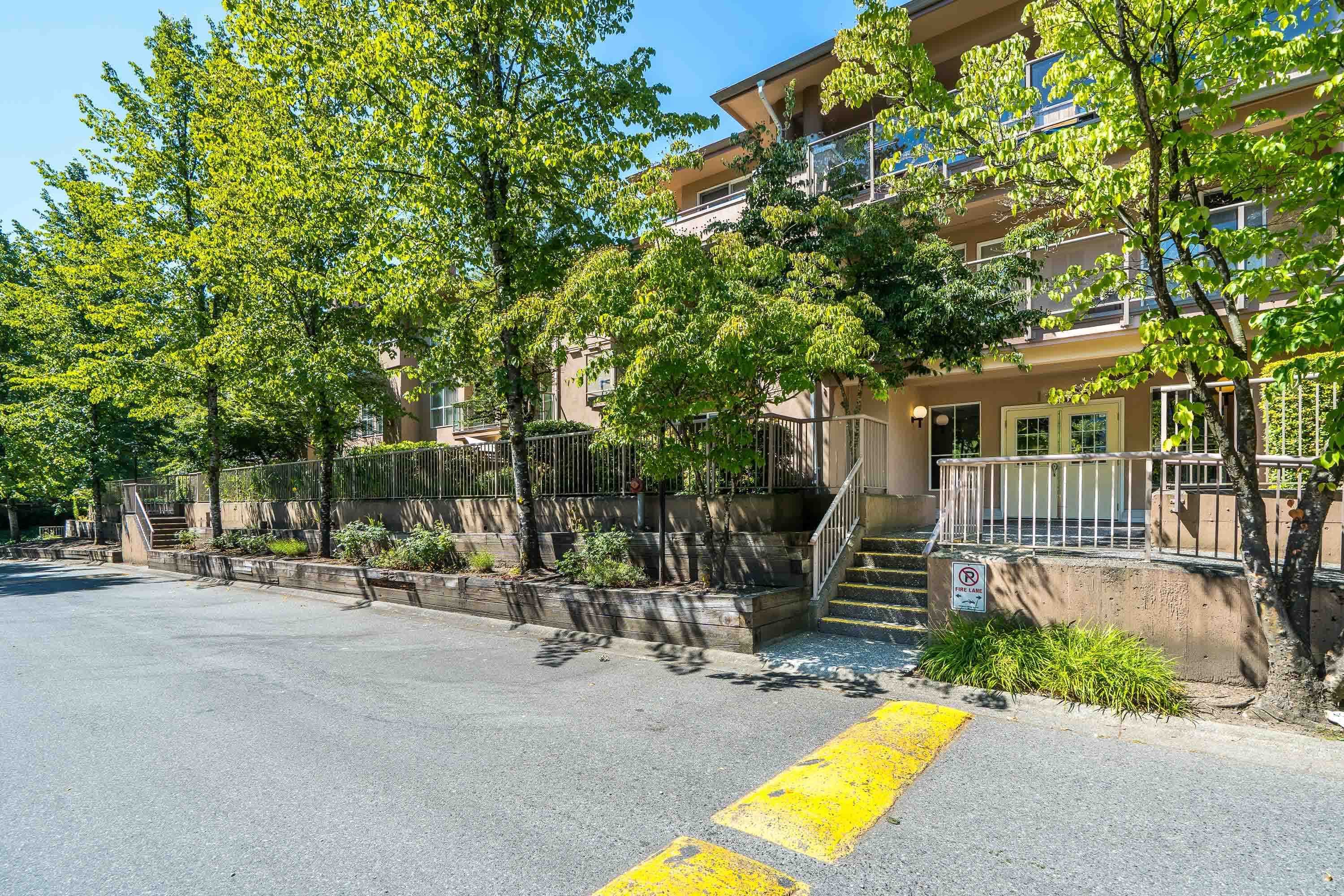 302 - 14980 101a Avenue, Surrey, V3R 0T1 — photo 5