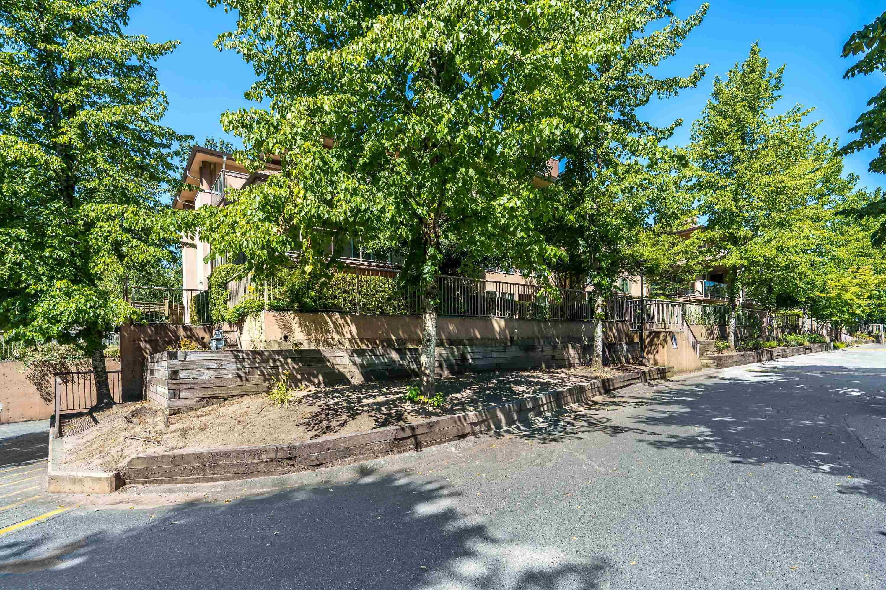 302 - 14980 101a Avenue, Surrey, V3R 0T1 — photo 4