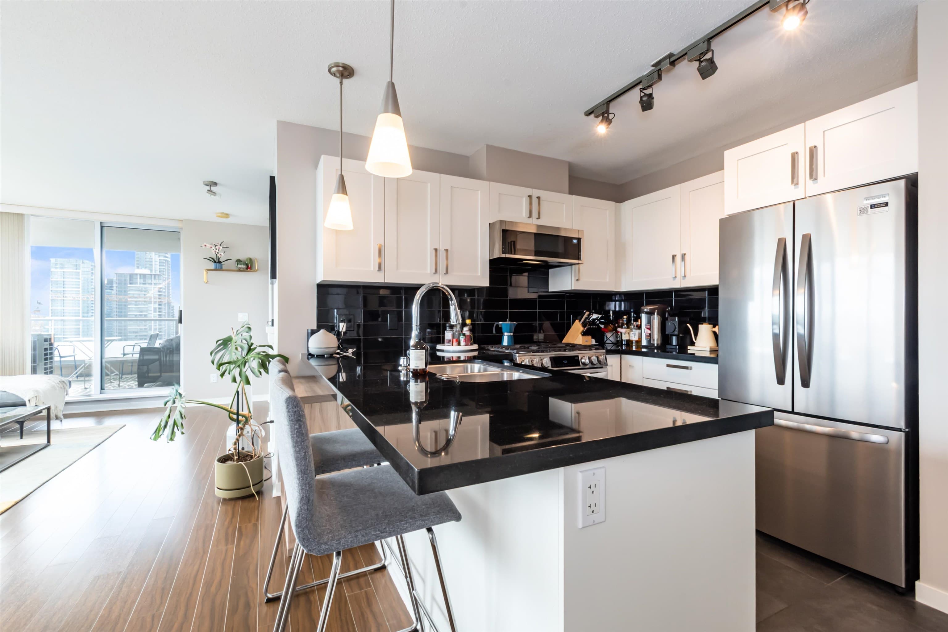 1808 - 2133 Douglas Road, Burnaby, V5C 0E9 — photo 2