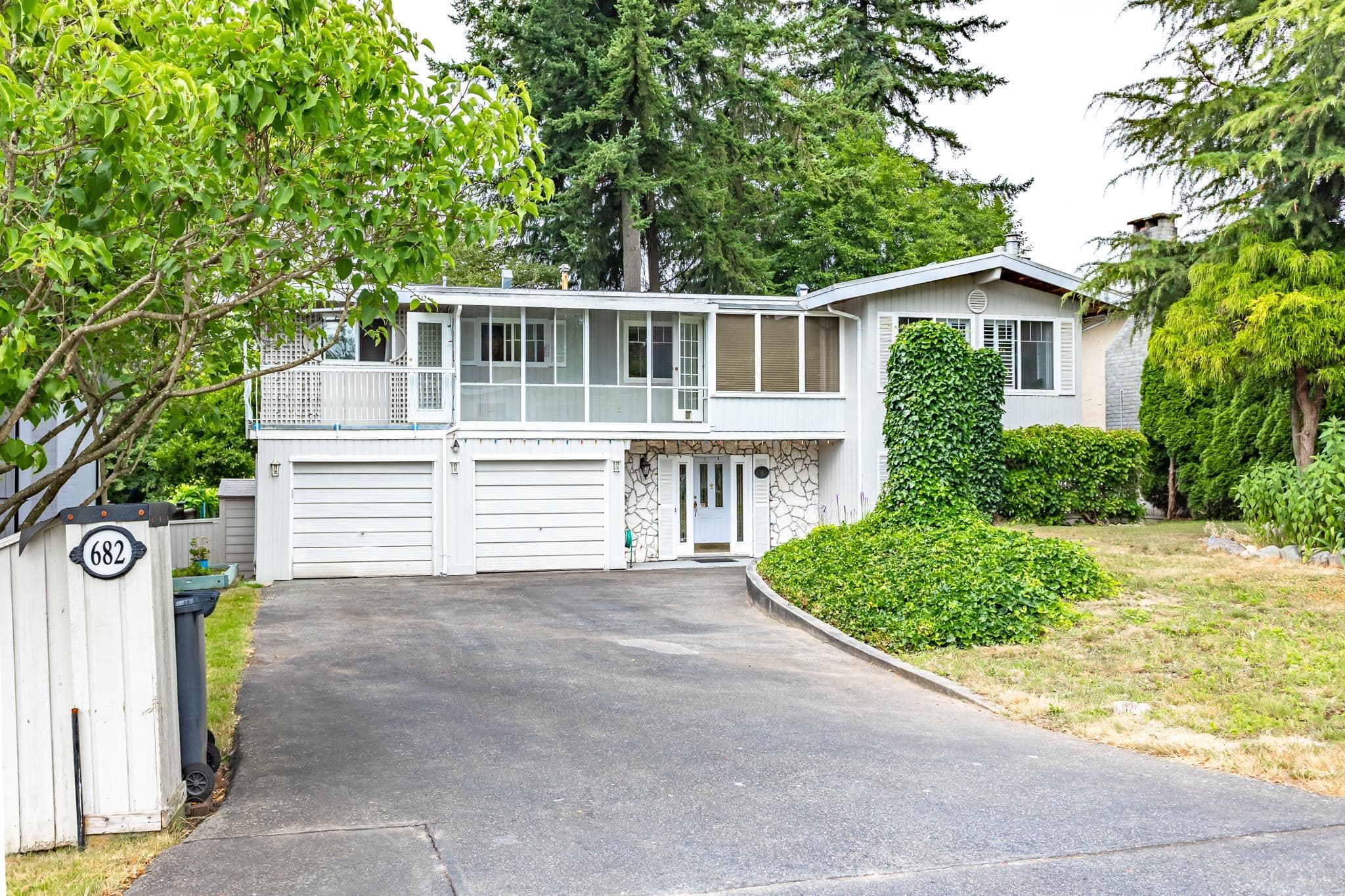 682 Folsom Street, Coquitlam, V3J 5A5 — photo 2