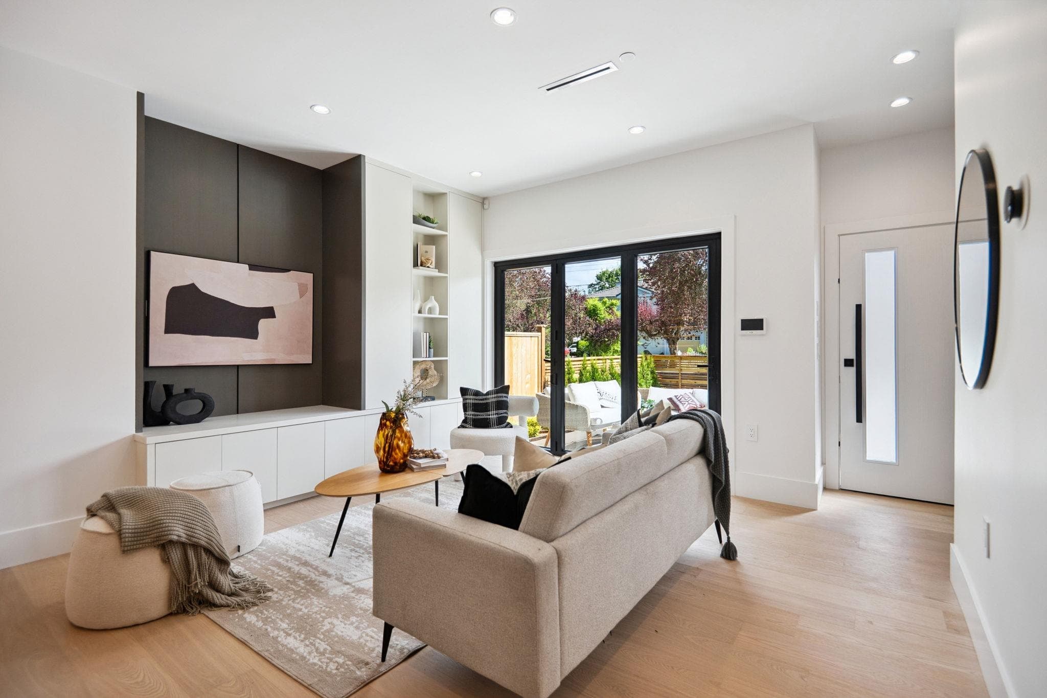 #1 - 1079 E 14th Avenue, Vancouver, V5T 2P1 — photo 3