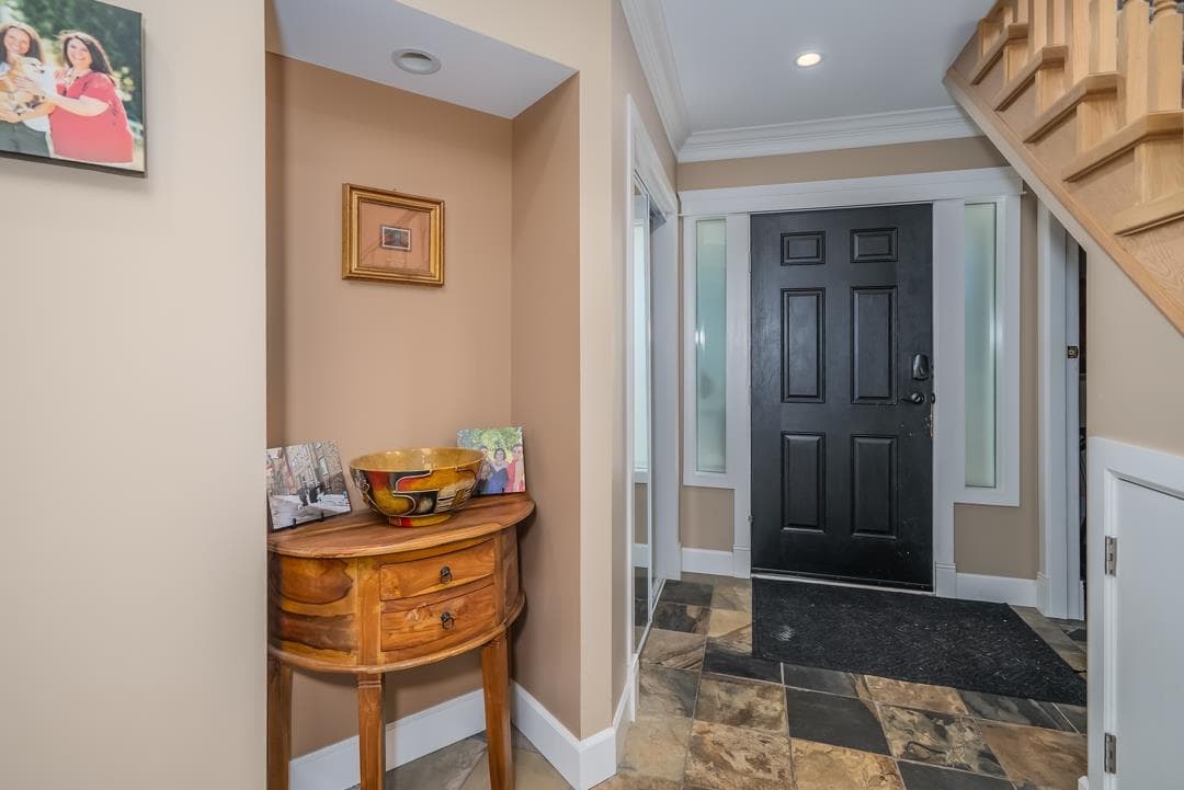 2050 Sperling Avenue, Burnaby, V5B 4K5 — photo 3