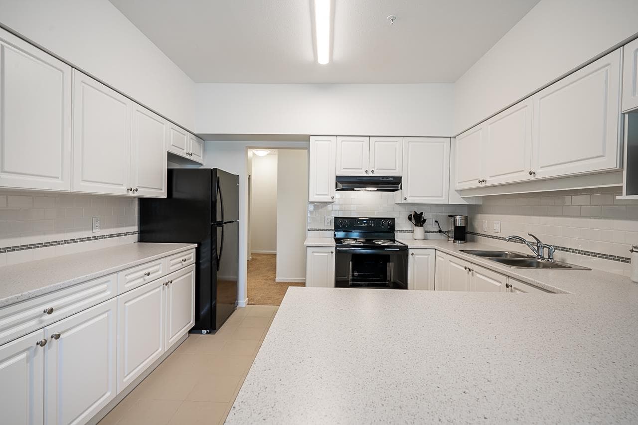 202 - 13911 70 Avenue, Surrey, V3W 6B4 — photo 1
