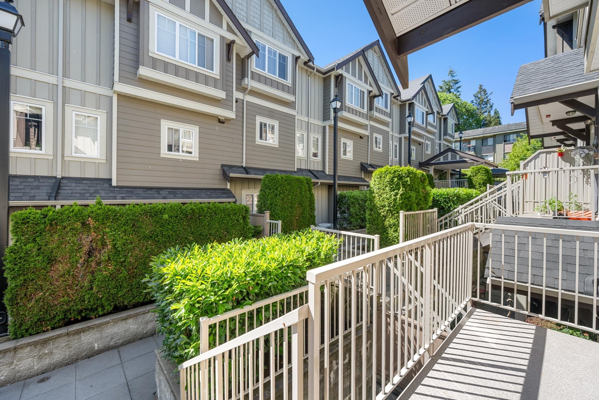 228 - 368 Ellesmere Avenue, Burnaby, V5B 3S9 — photo 2