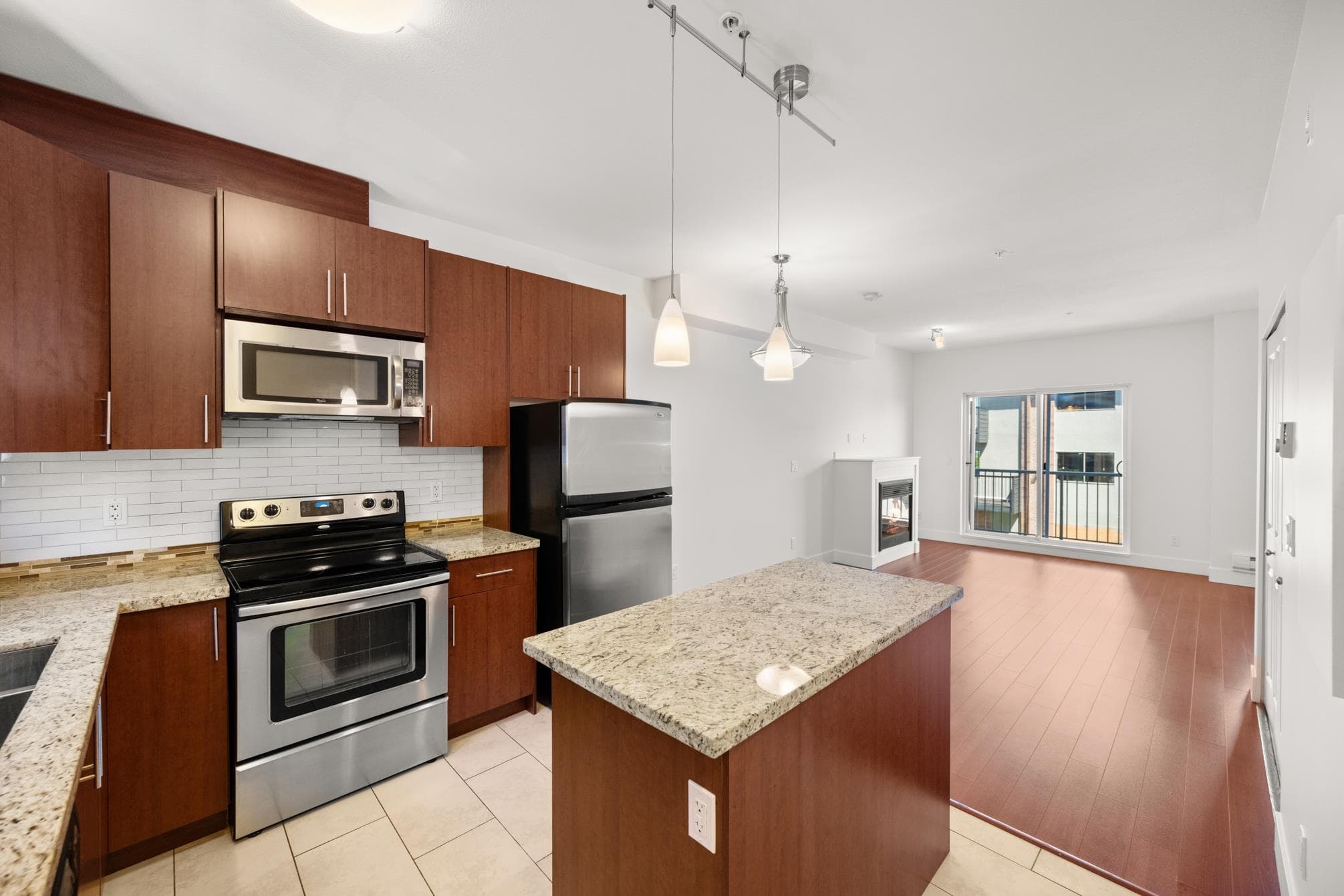 228 - 368 Ellesmere Avenue, Burnaby, V5B 3S9 — photo 4