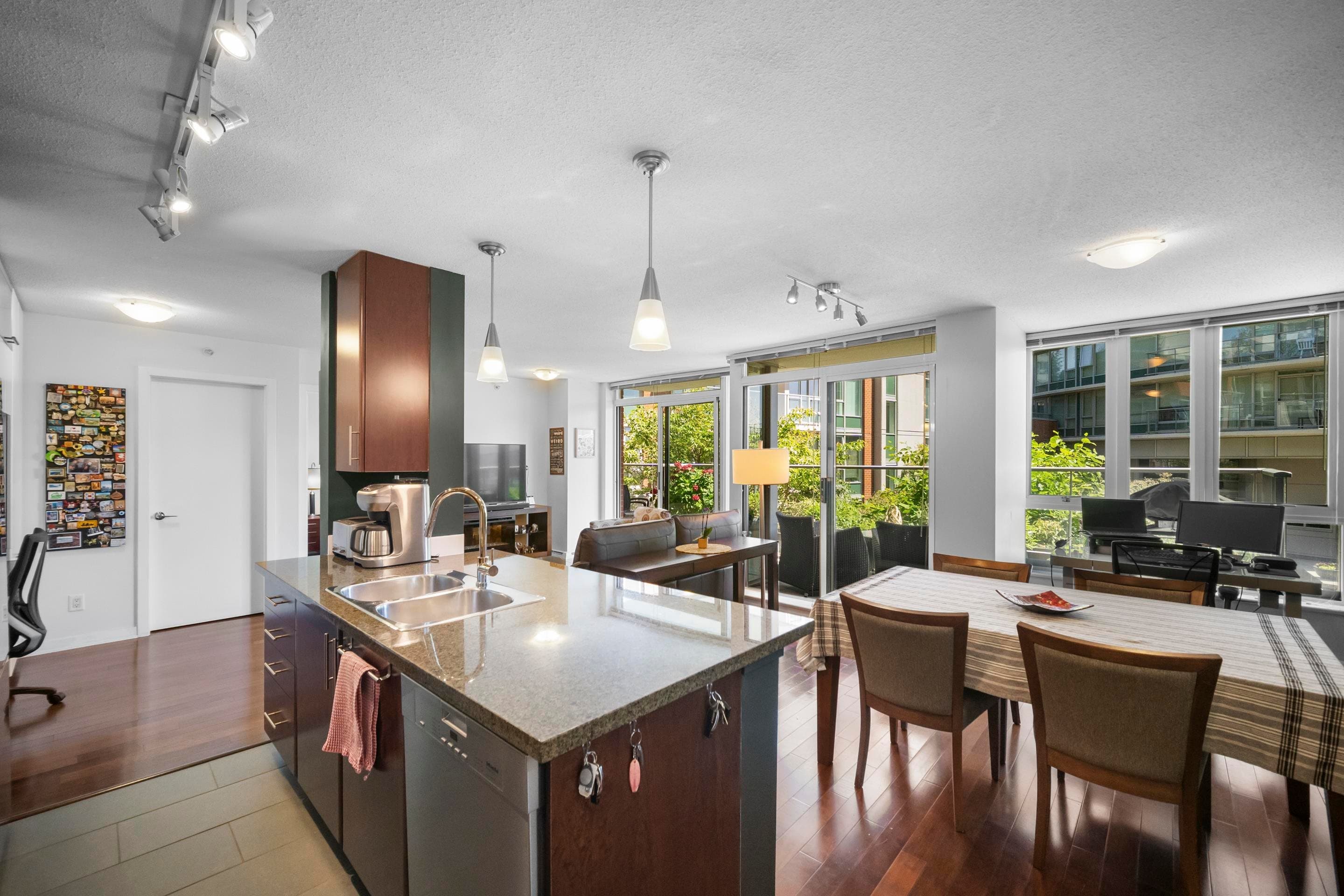 501 - 618 Abbott Street, Vancouver, V6B 0C1 — photo 3