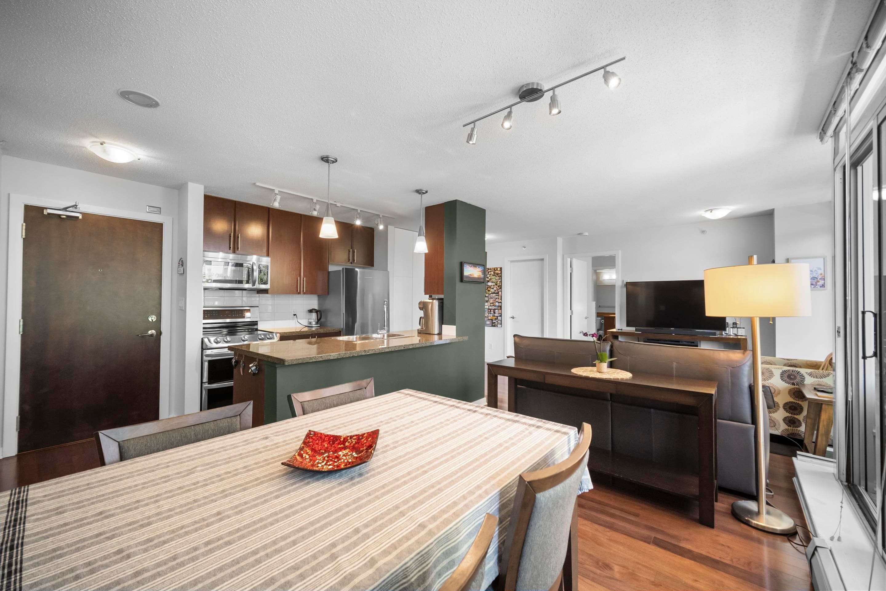 501 - 618 Abbott Street, Vancouver, V6B 0C1 — photo 4