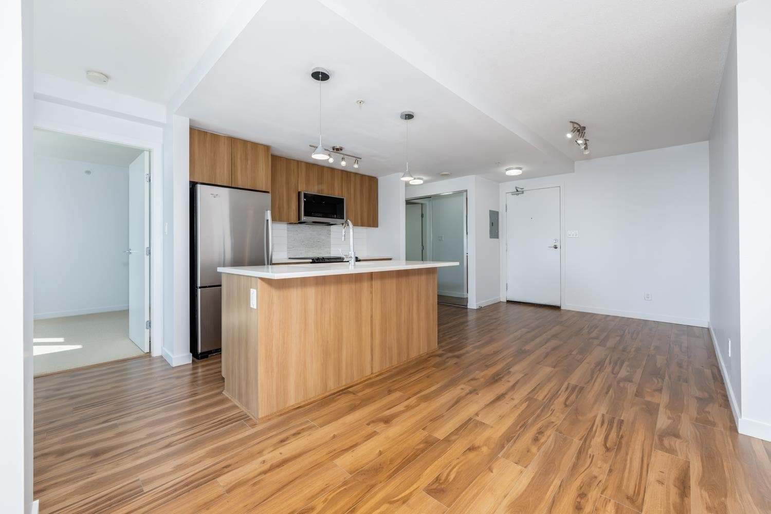 3305 - 13325 102a Avenue, Surrey, V3T 0J5 — photo 2