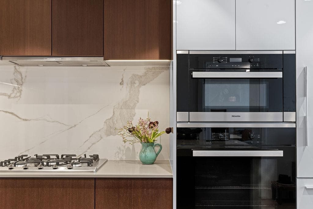 802 - 1632 Lions Gate Lane, North Vancouver, V7P 0E2 — photo 4