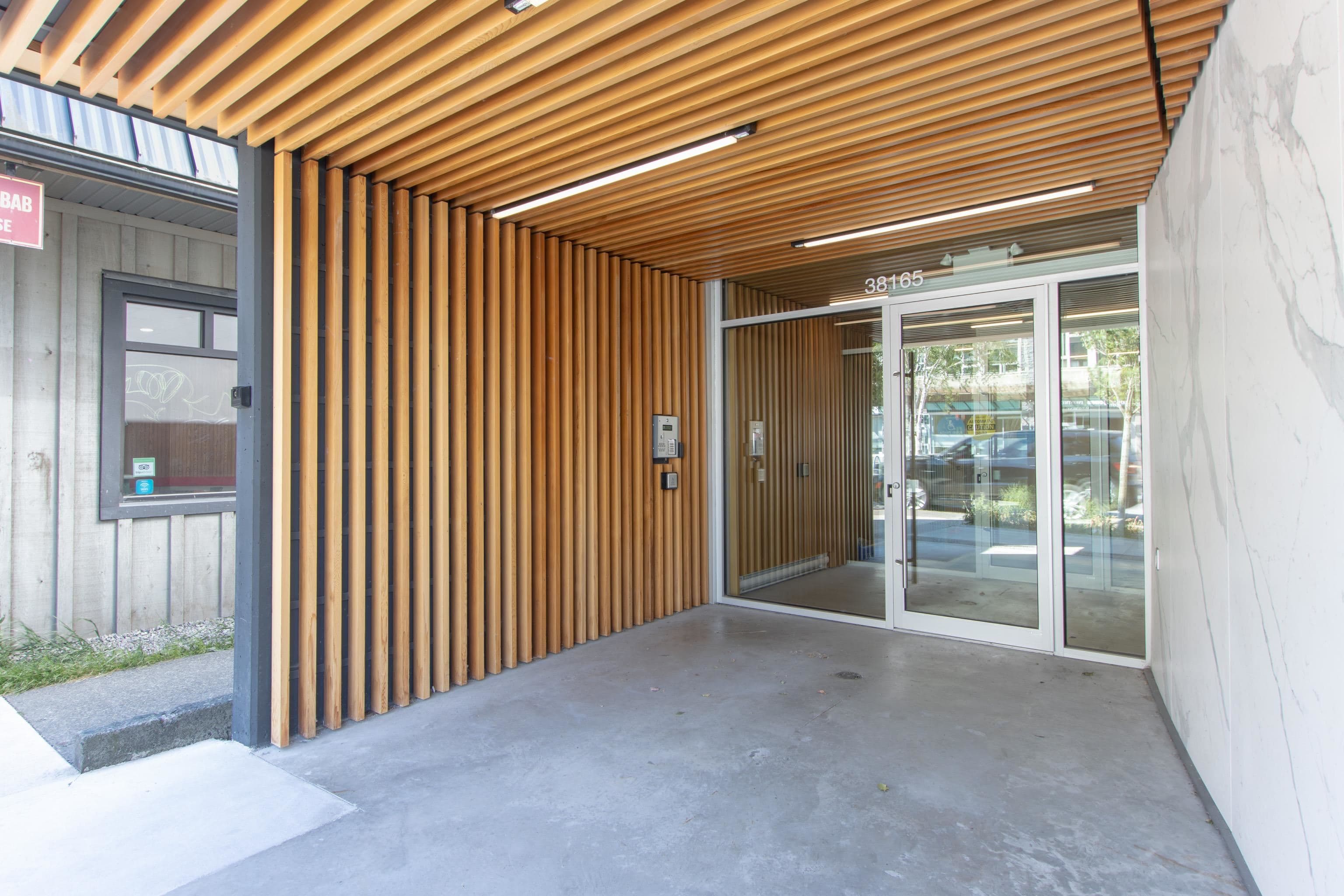201 - 38165 Cleveland Avenue, Squamish, V8B 0P1 — photo 2