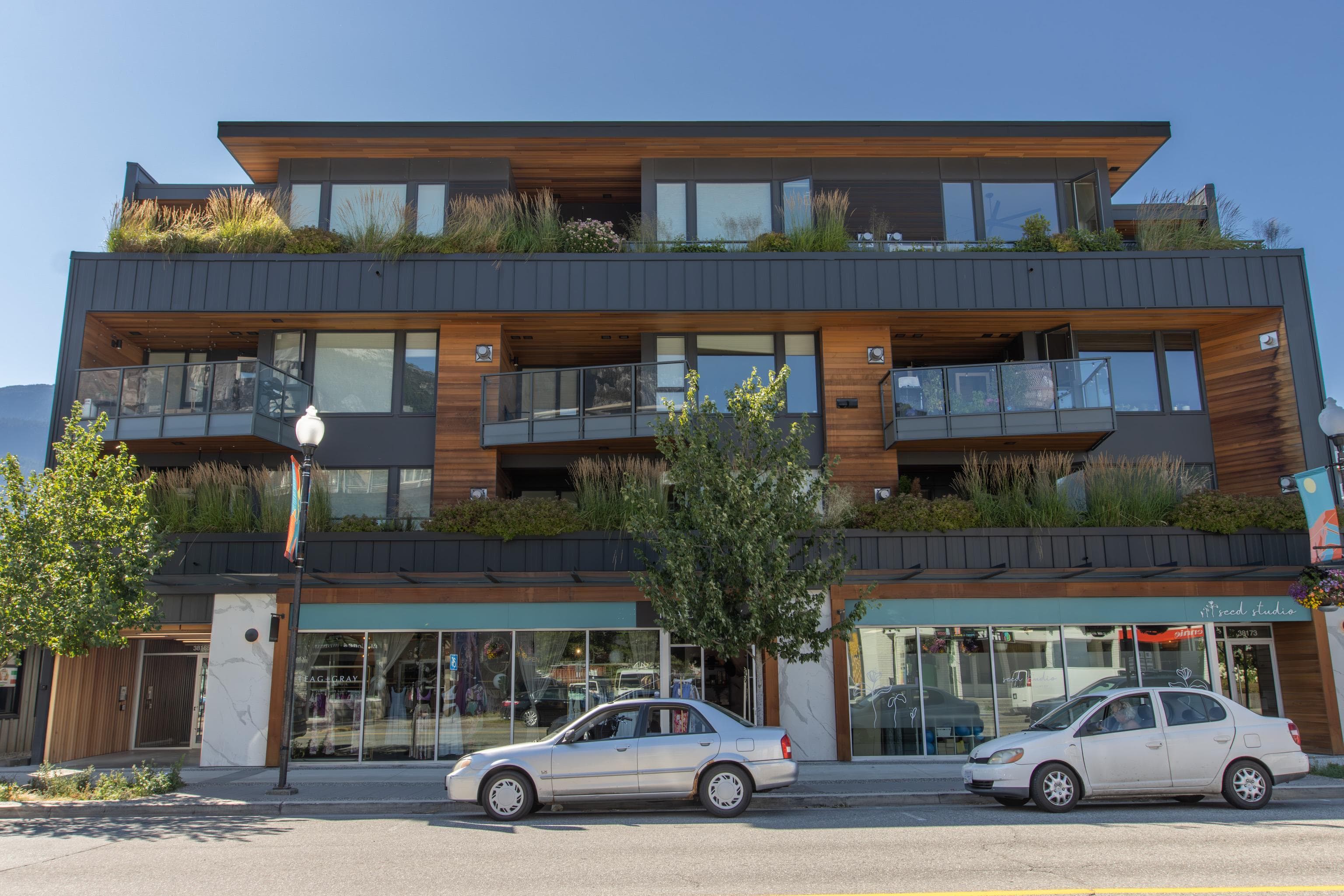201 - 38165 Cleveland Avenue, Squamish, V8B 0P1 — photo 1