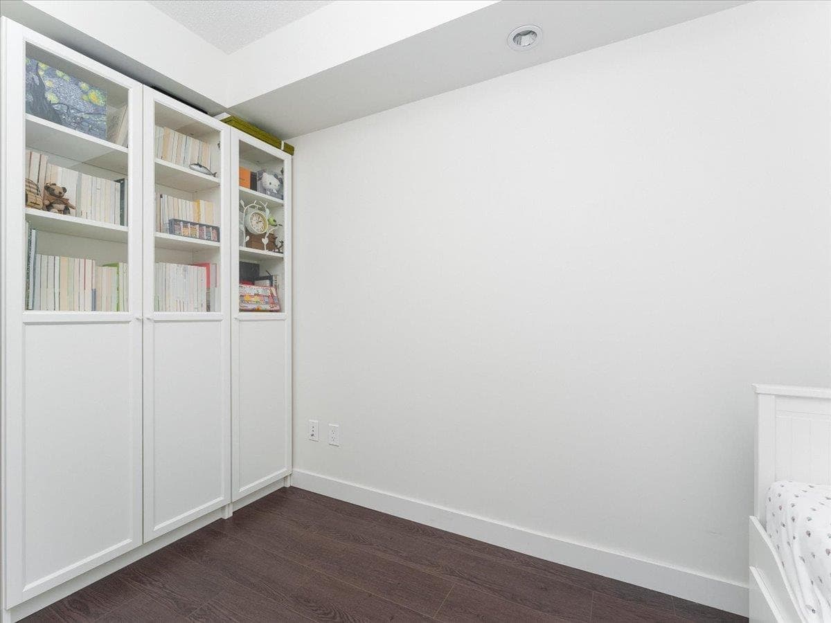 606 - 8833 Hazelbridge Way, Richmond, V6X 0N3 — photo 3