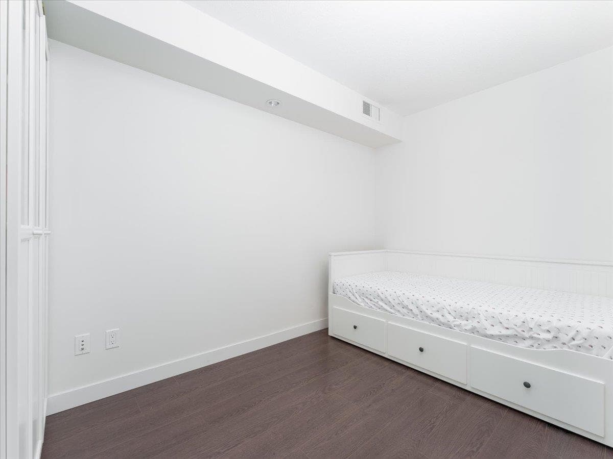 606 - 8833 Hazelbridge Way, Richmond, V6X 0N3 — photo 4