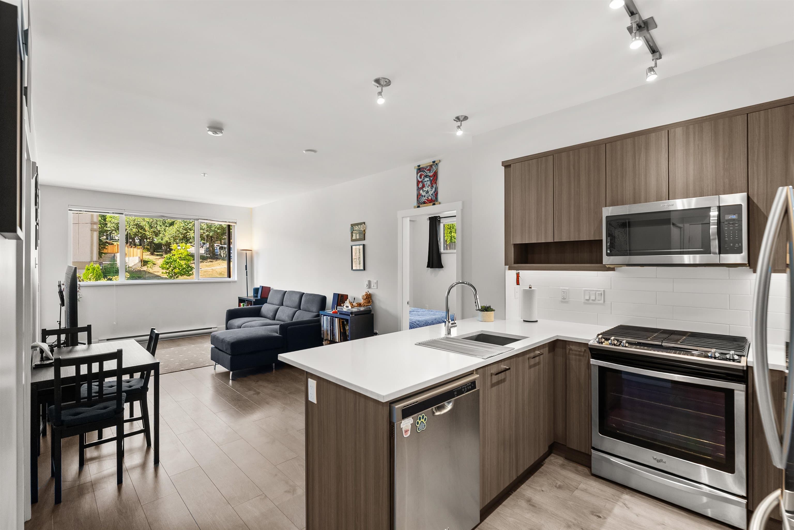 211 - 1306 Fifth Avenue, New Westminster, V3M 0K5 — photo 4
