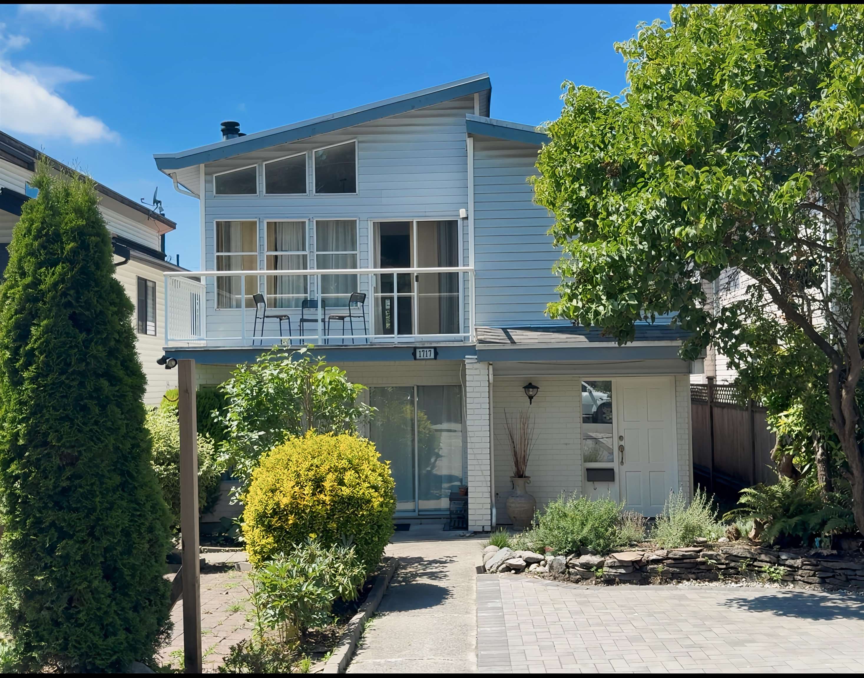 1717 Tatlow Avenue, North Vancouver, V7P 3A1 — photo 1