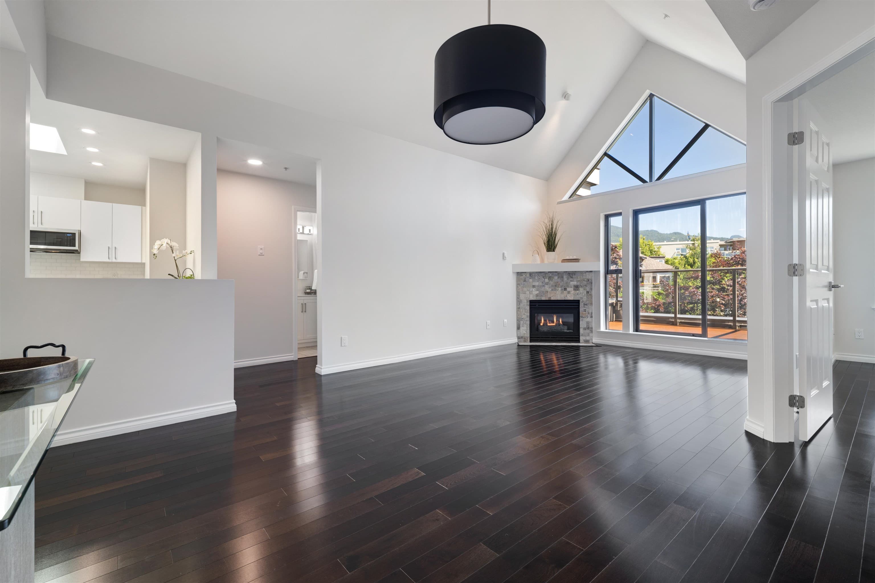 PH 413 - 175 E 10th Street, North Vancouver, V7L 4W1 — photo 2