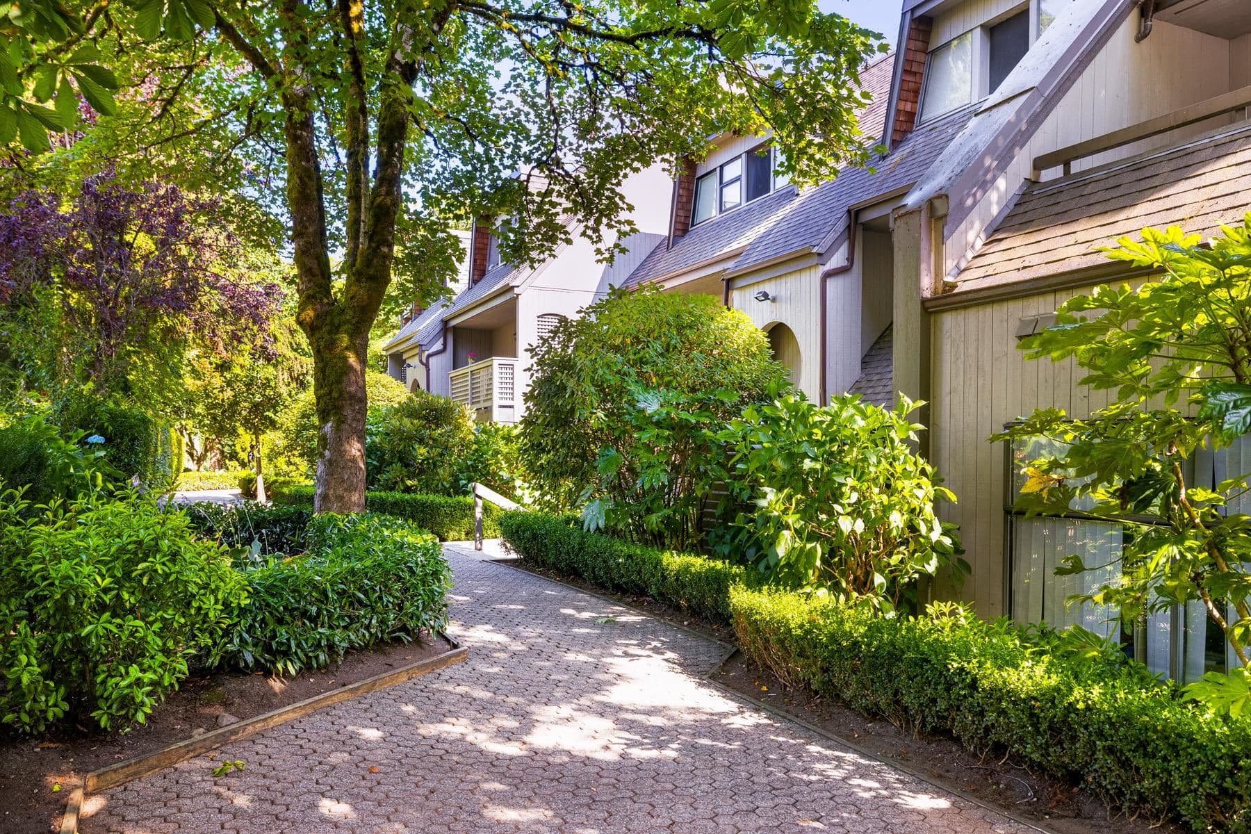 3182 Mountain Highway, North Vancouver, V7K 2H5 — photo 1