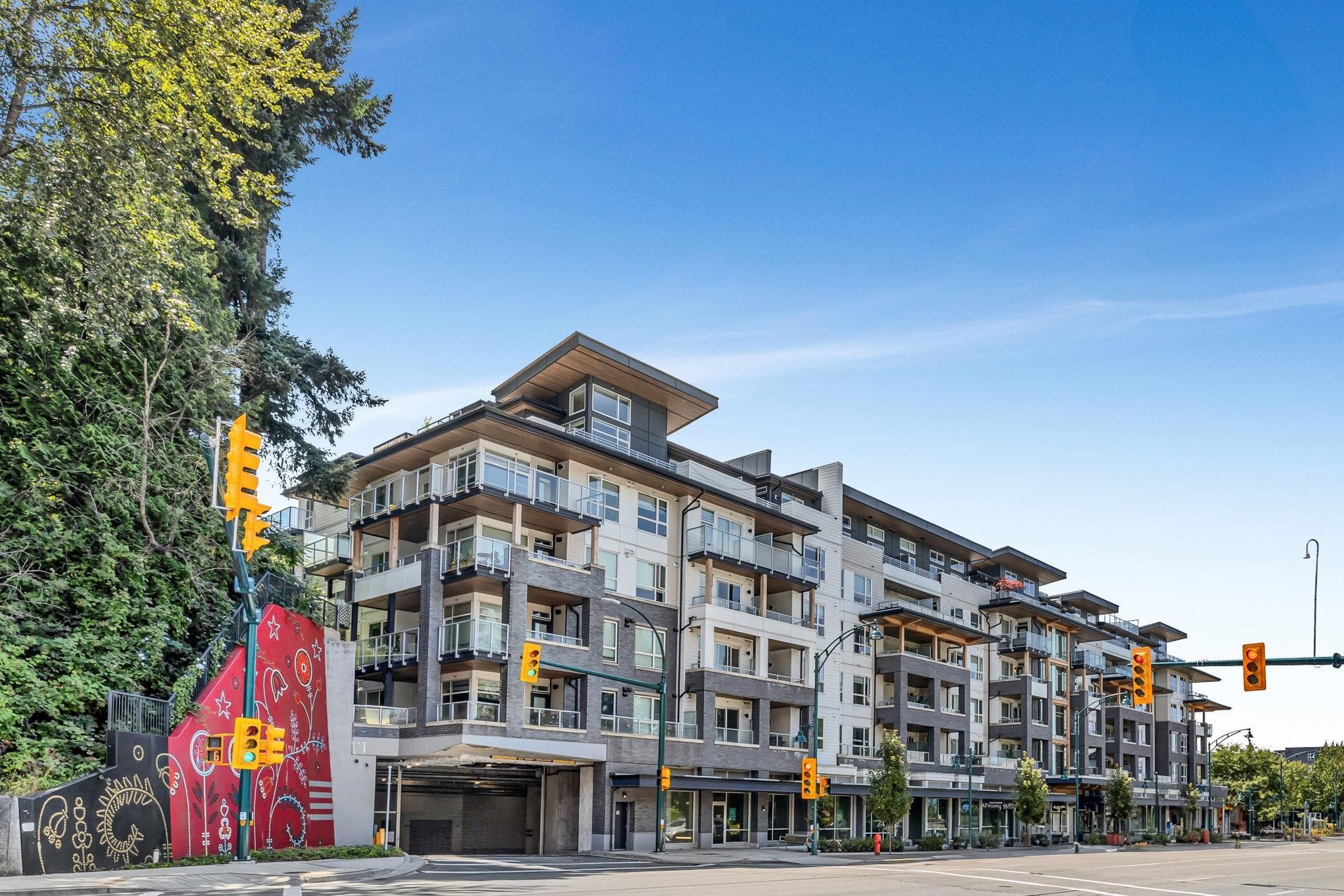 305 - 3229 St Johns Street, Port Moody, V3H 0M4 — photo 2