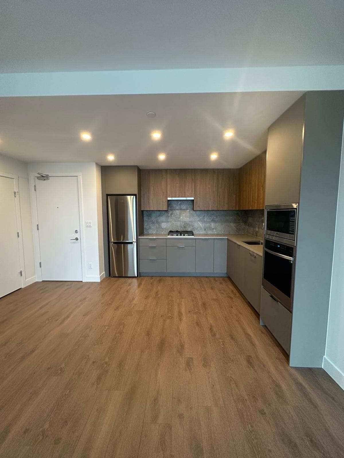 2401 - 13359 Old Yale Road, Surrey, V3T 0S4 — photo 4