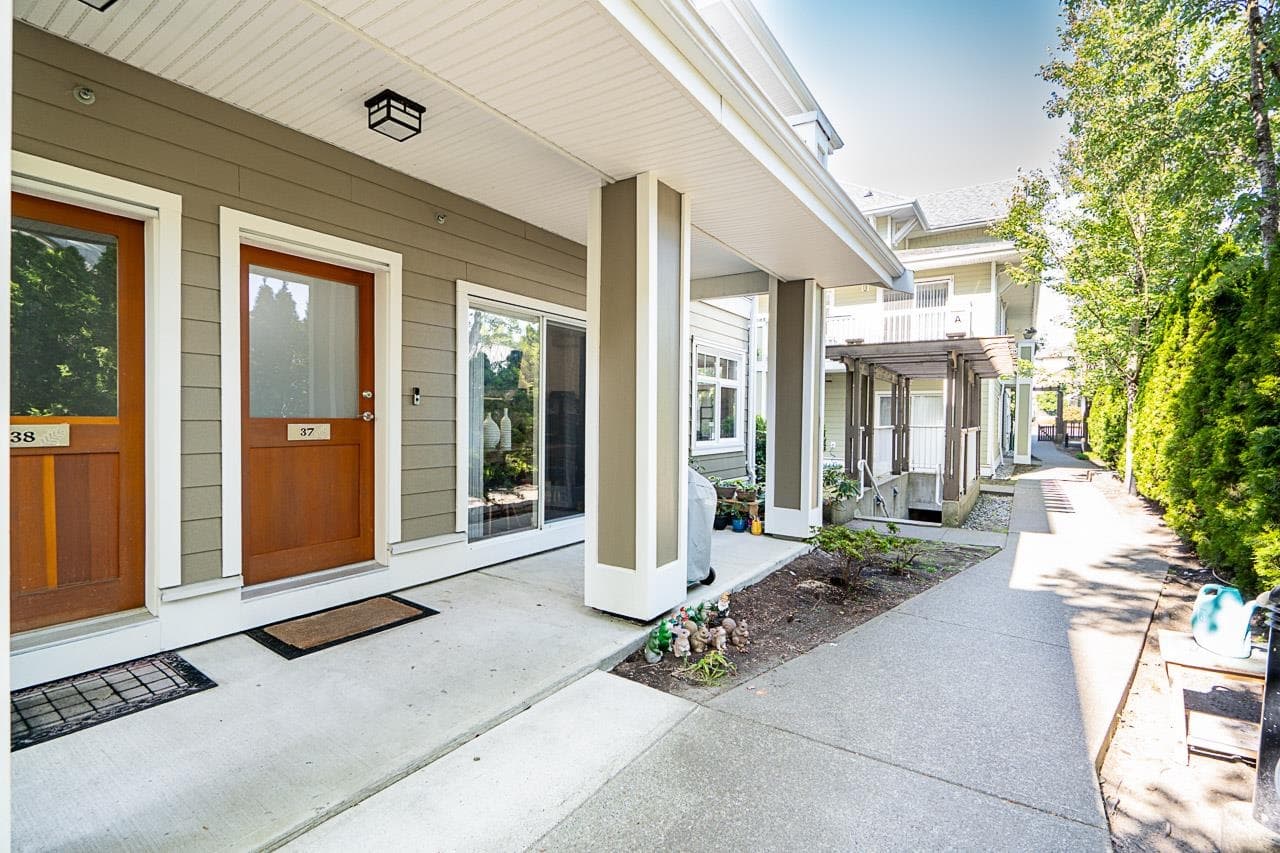 37 - 7388 Macpherson Avenue, Burnaby, V5J 0A1 — photo 1