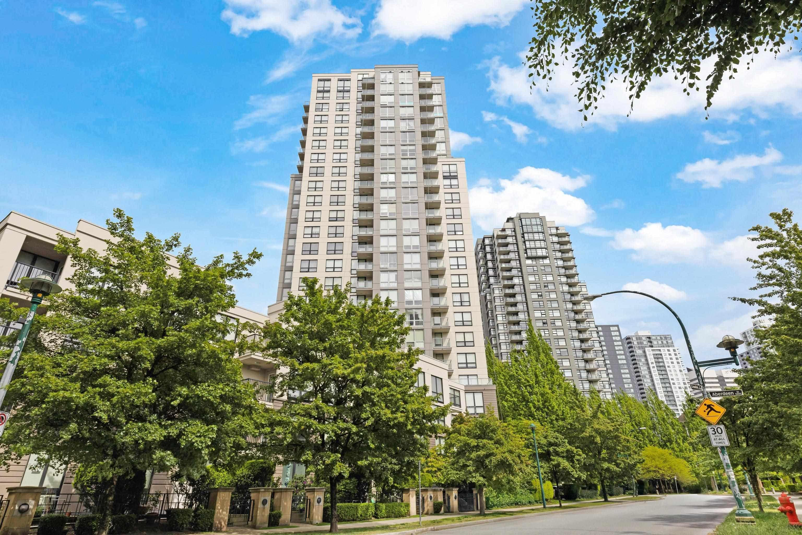 403 - 3663 Crowley Drive, Vancouver, V5R 6H4 — photo 2
