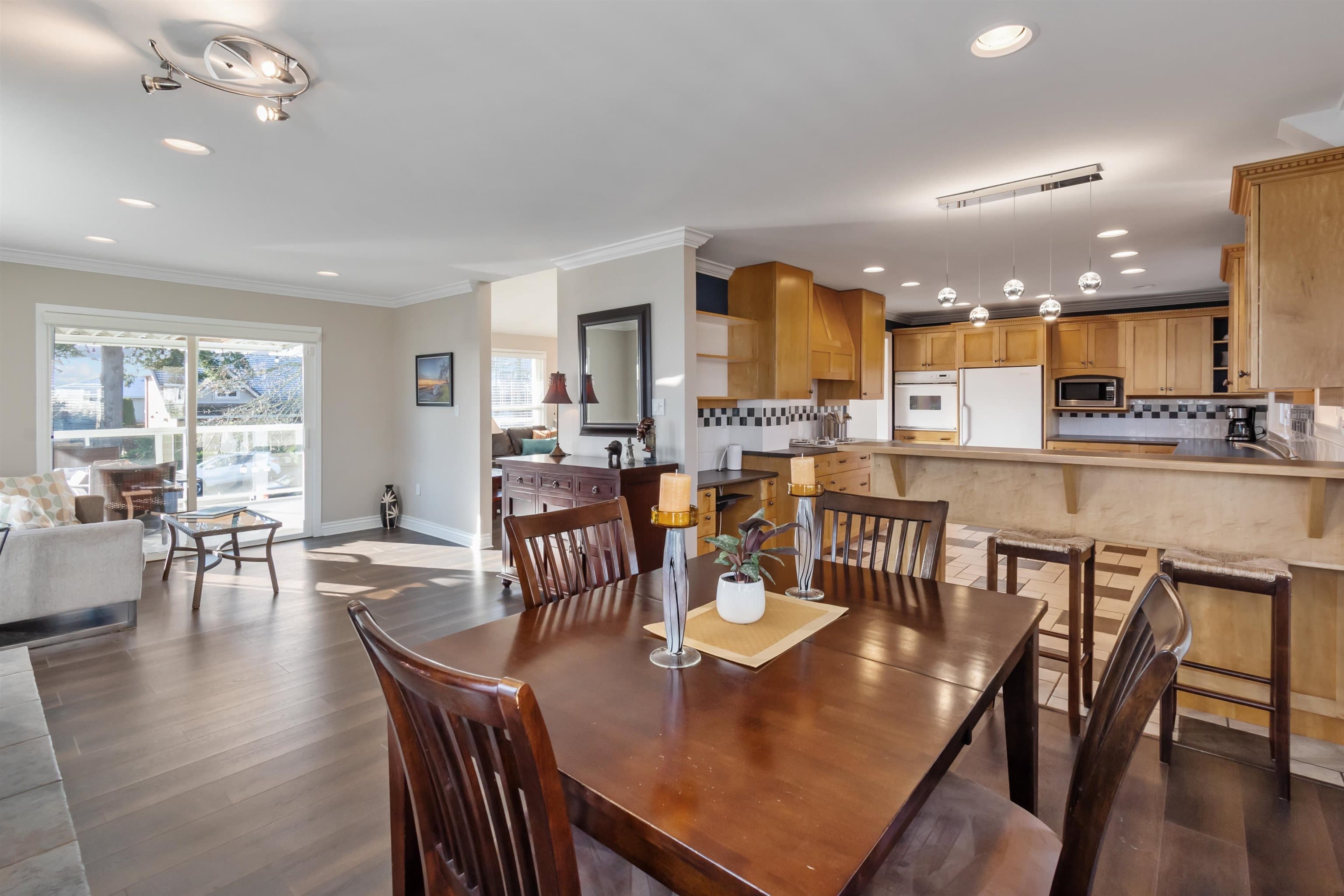 15531 Roper Avenue, White Rock — sold