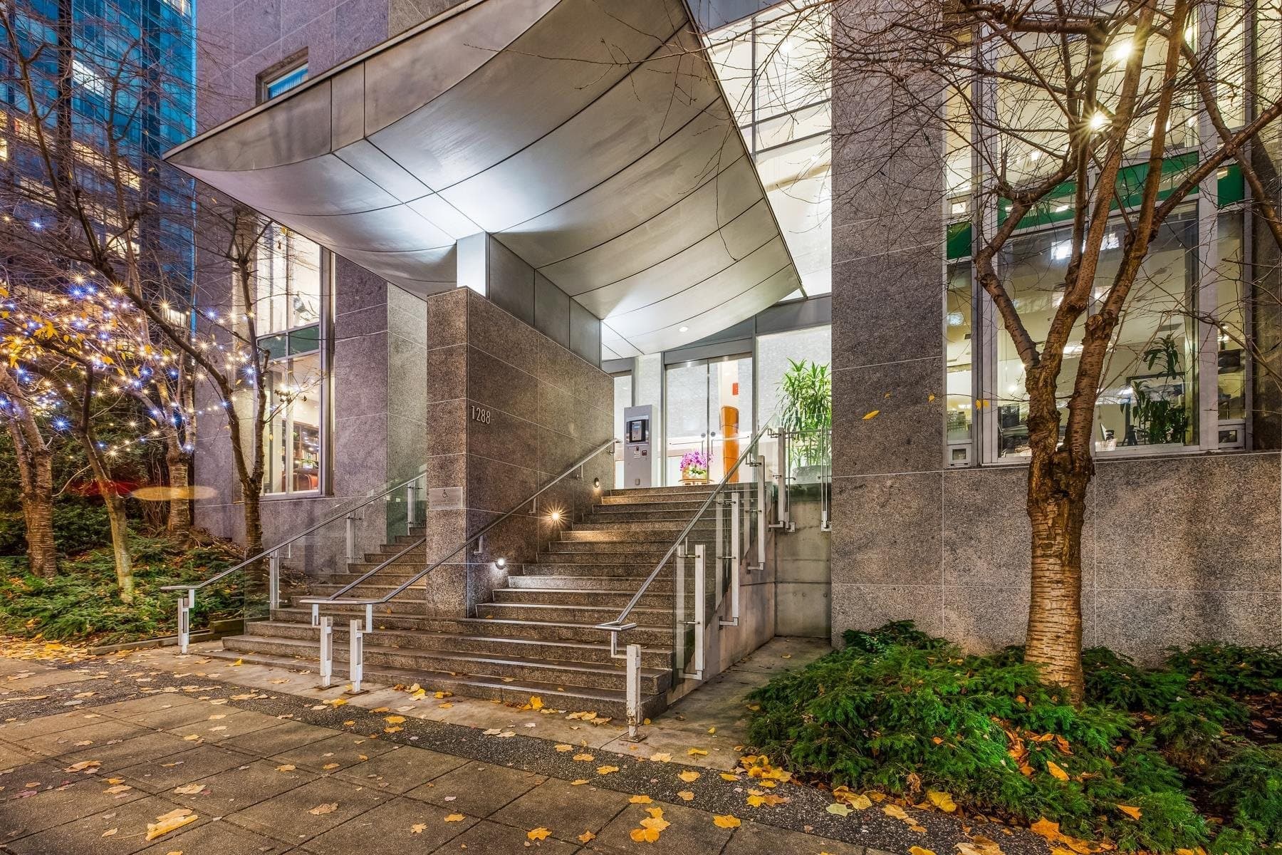 1907 - 1288 W Georgia Street, Vancouver, V6E 4R3 — photo 2