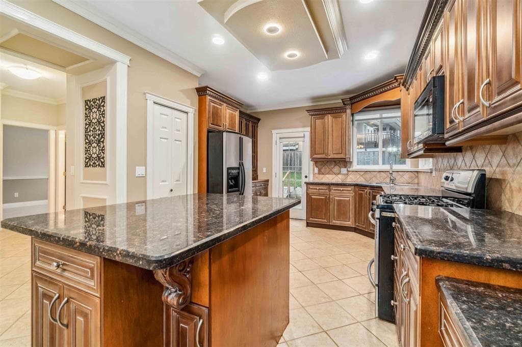 2018 Turnberry Lane, Coquitlam, V3E 3N5 — photo 4