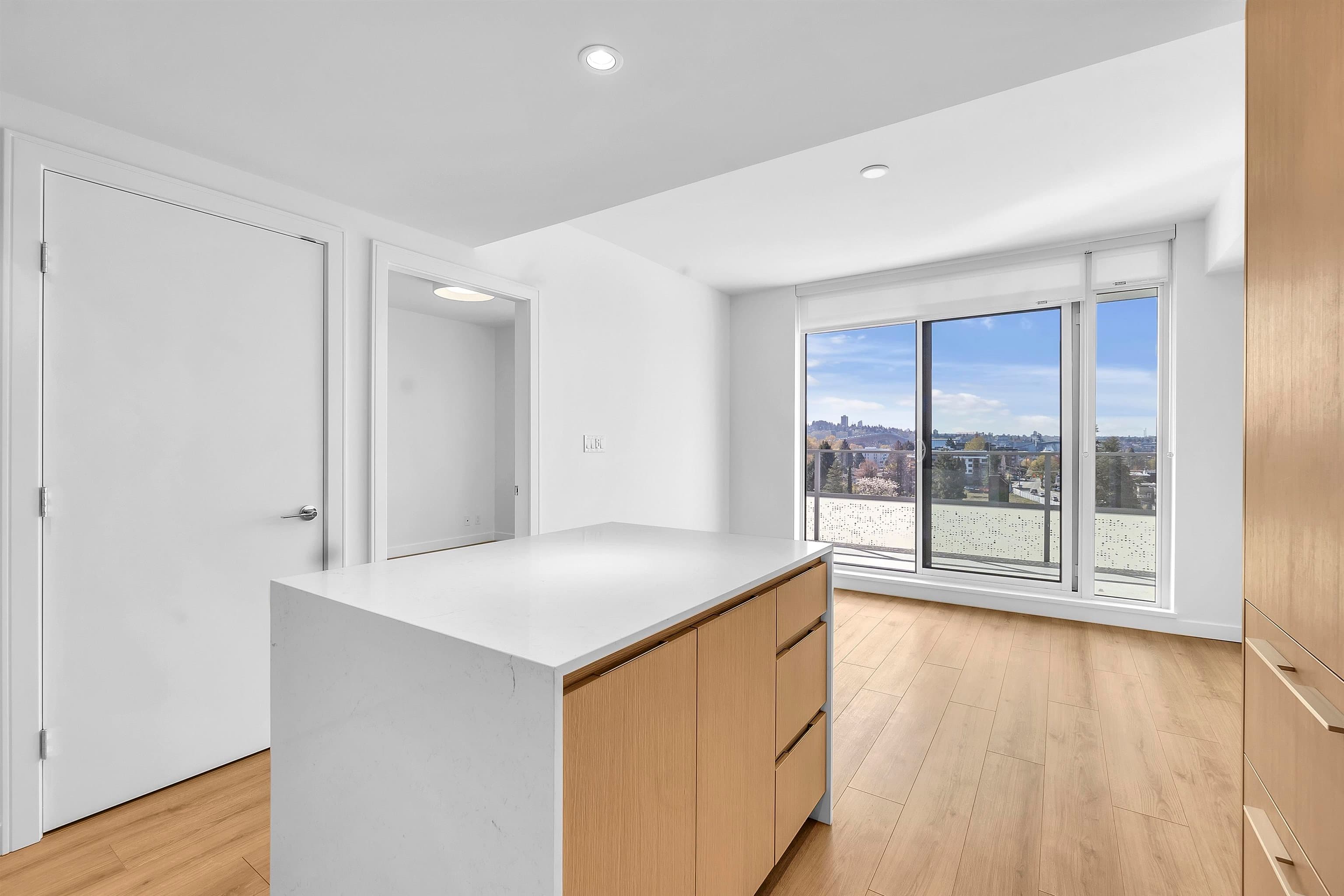 614 - 1500 Fern Street, North Vancouver, V7J 0E6 — photo 4