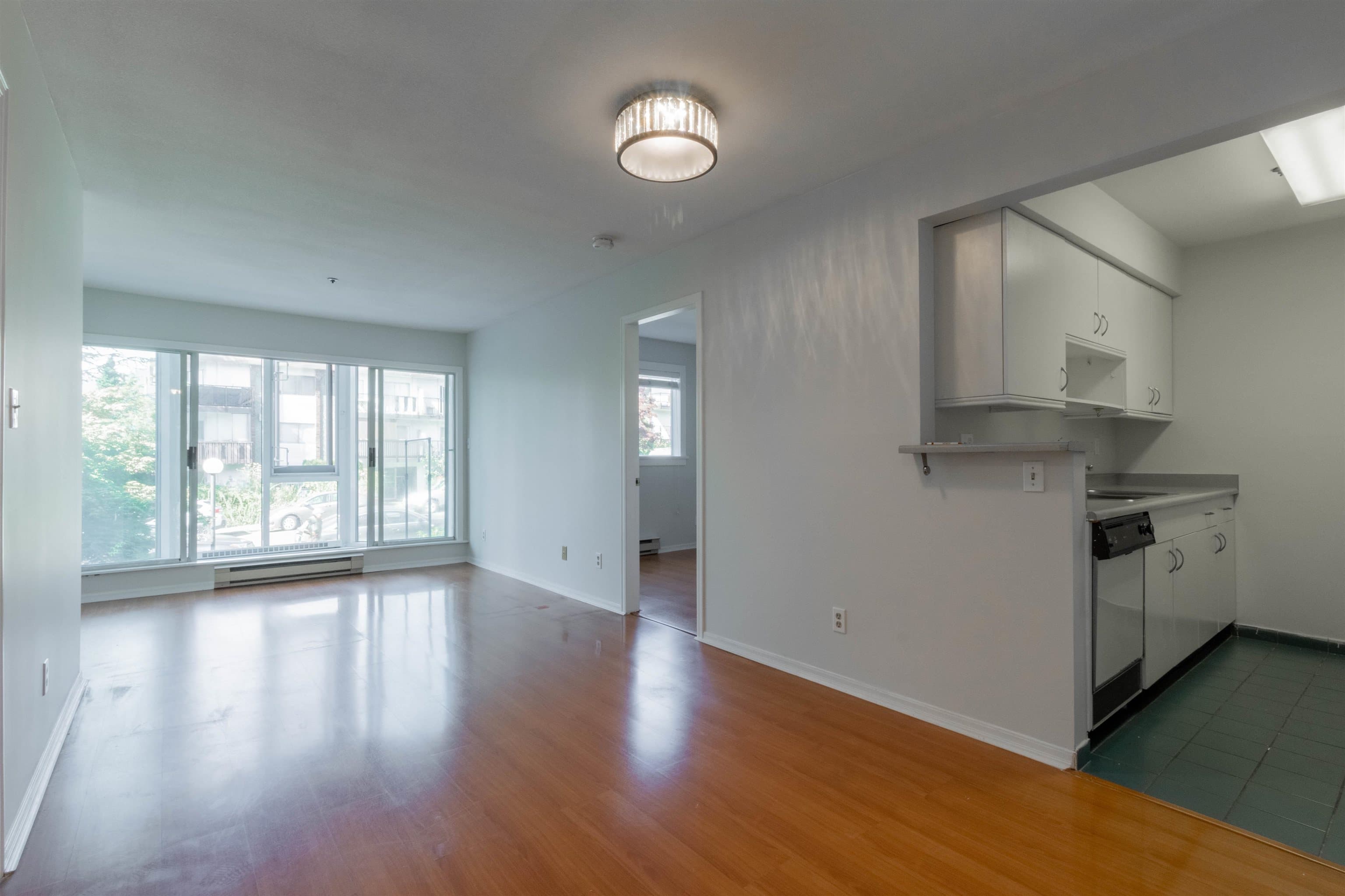 205 - 2238 Eton Street, Vancouver, V5L 1C8 — photo 5