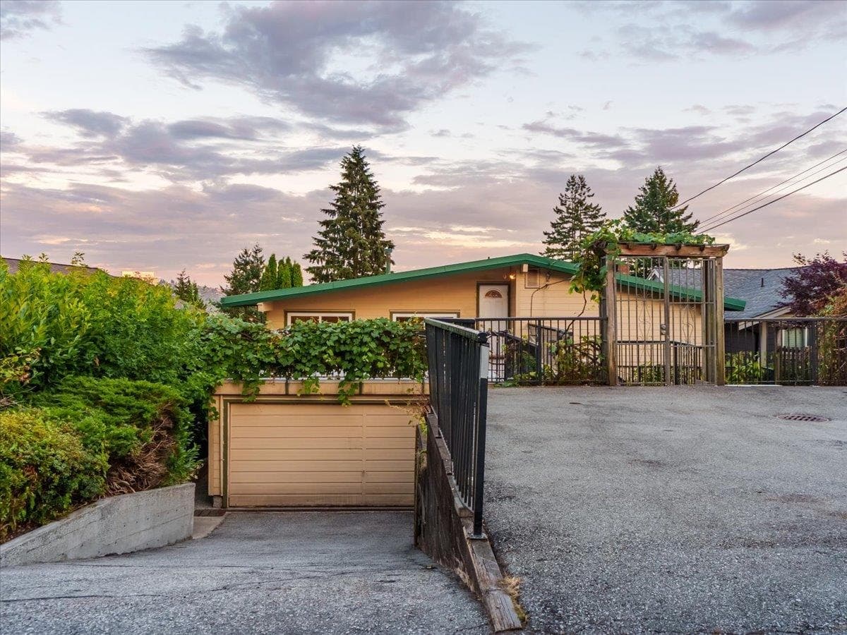 1228 Adderley Street, North Vancouver, V7L 1T7 — photo 2