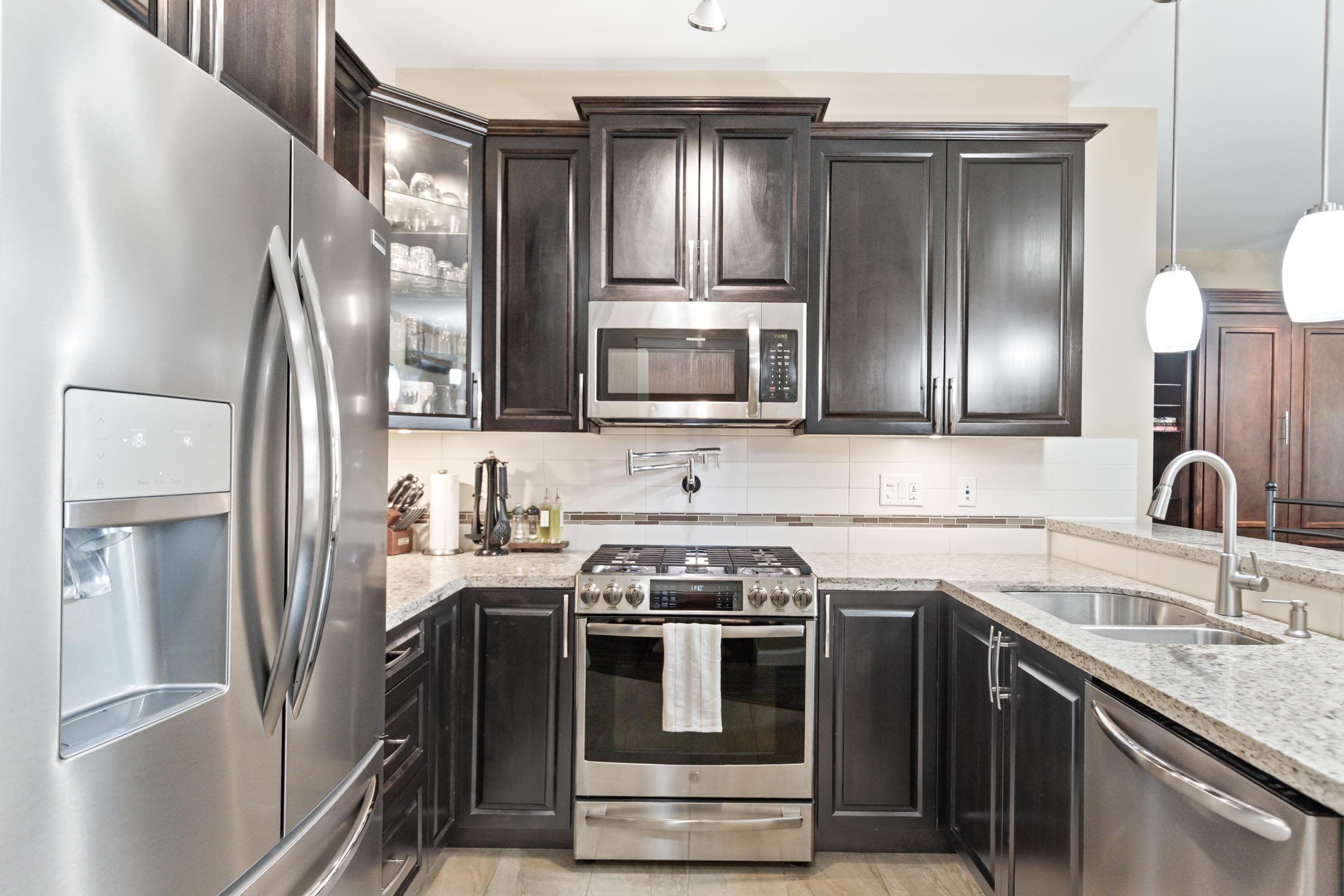 504 - 32445 Simon Avenue, Abbotsford, V2T 0G7 — photo 3
