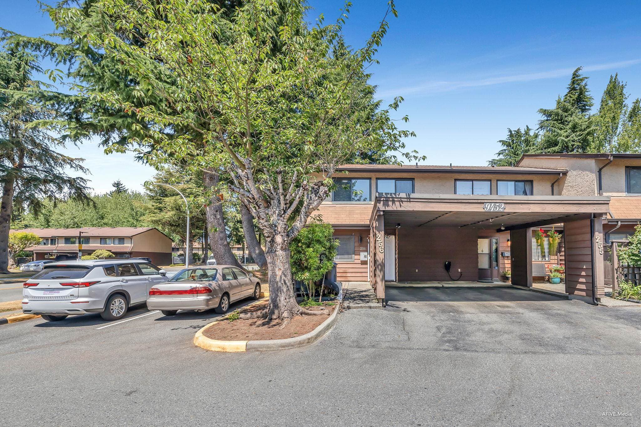 256 - 9452 Prince Charles Boulevard, Surrey, V3V 1S6 — photo 3