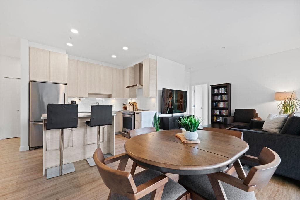 404 - 7133 14th Avenue, Burnaby