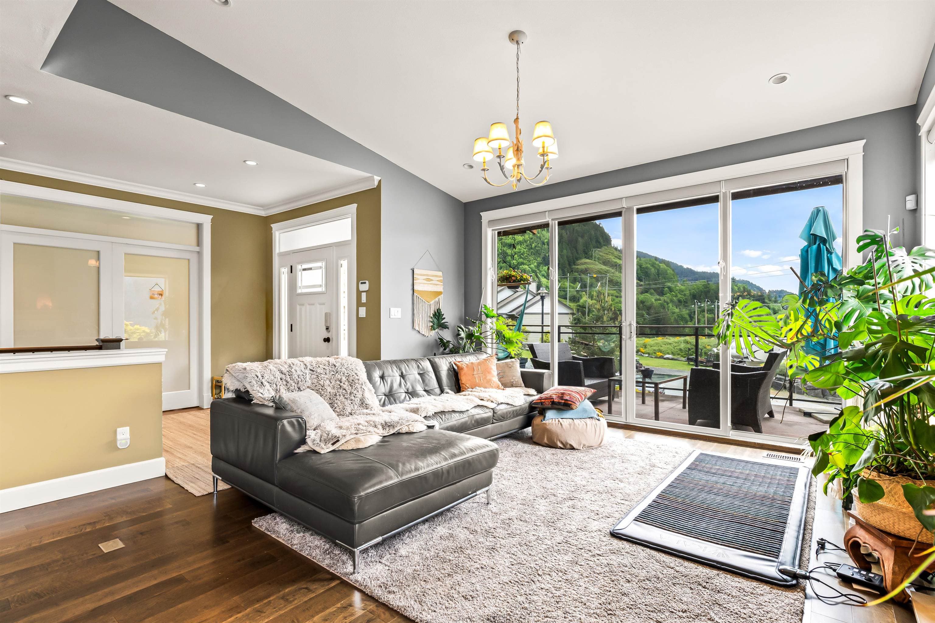 915 Thistle Place, Britannia Beach