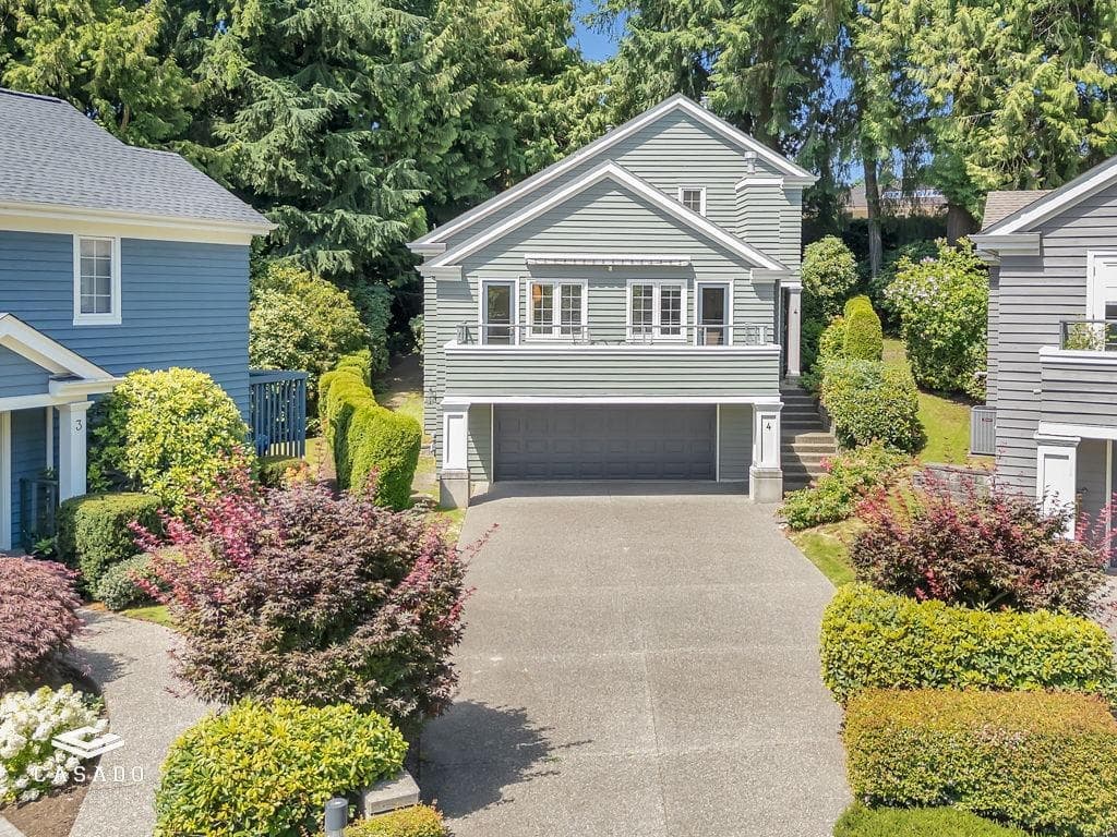 4 - 725 Rochester Avenue, Coquitlam, V3K 2V9 — photo 1