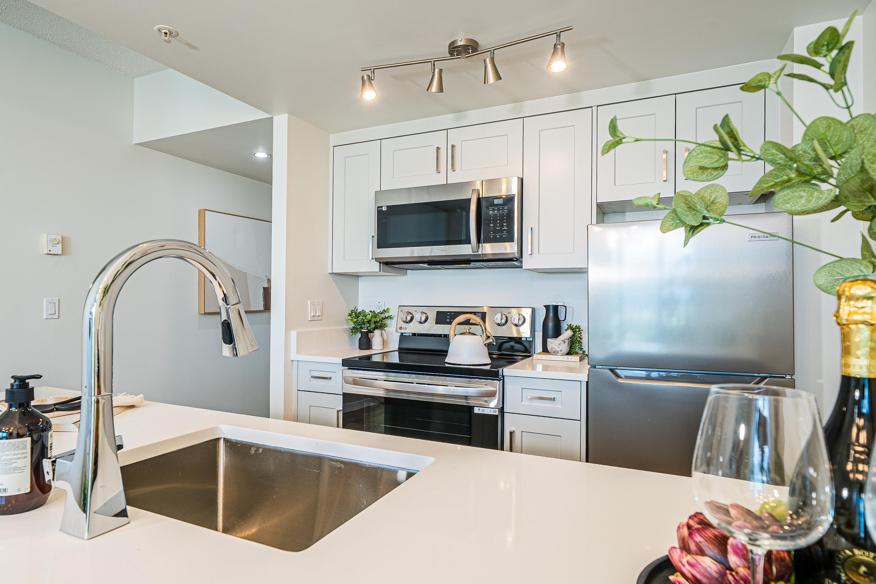 3103 - 1331 W Georgia Street, Vancouver, V6E 4P1 — photo 4