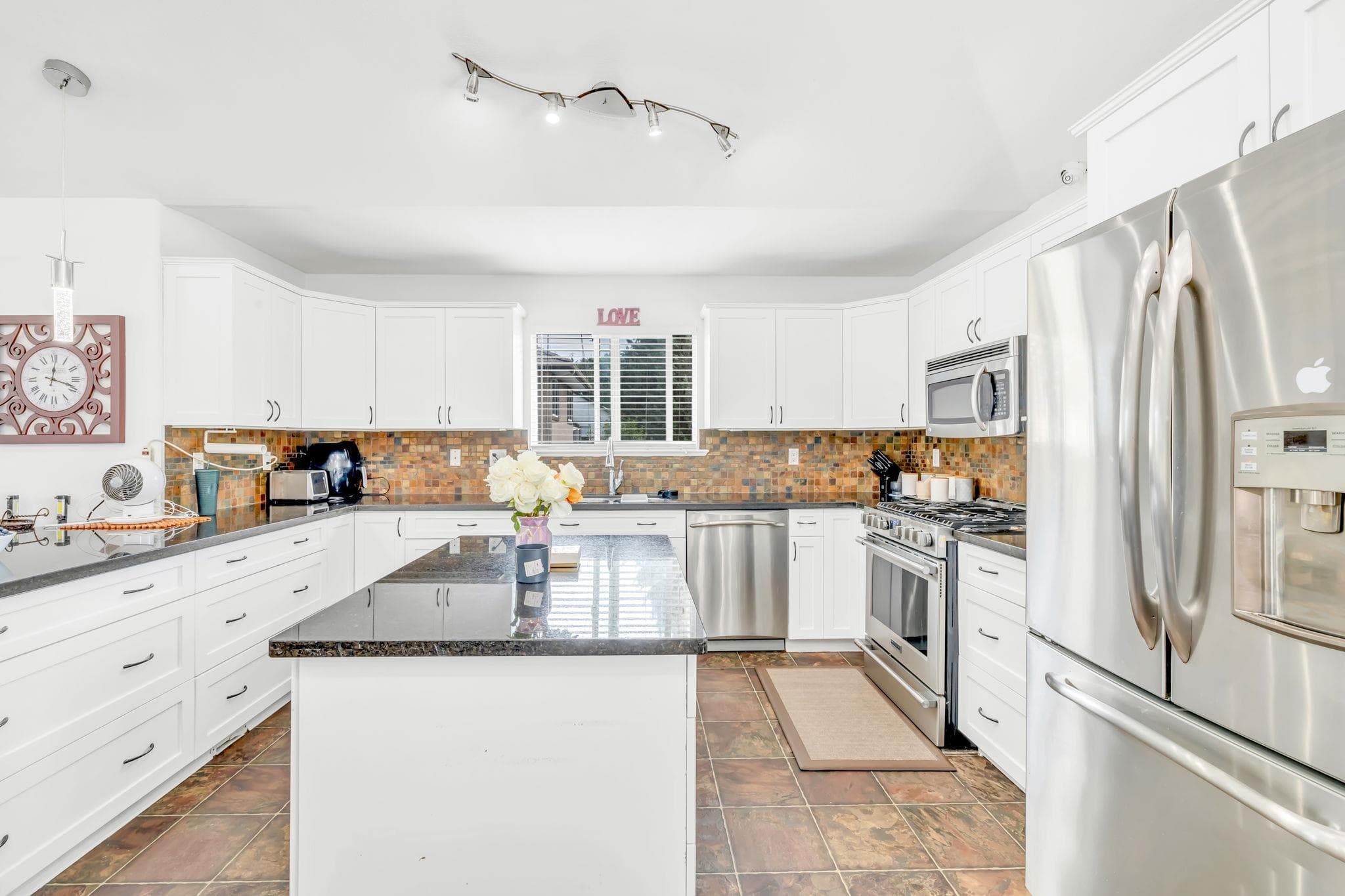 20558 122 Avenue, Maple Ridge, V2X 2N6 — photo 5
