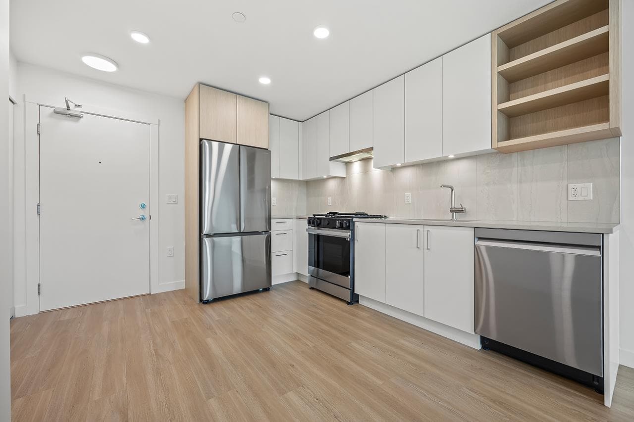 208 - 723 Grover Avenue, Coquitlam, V3J 3C9 — photo 4