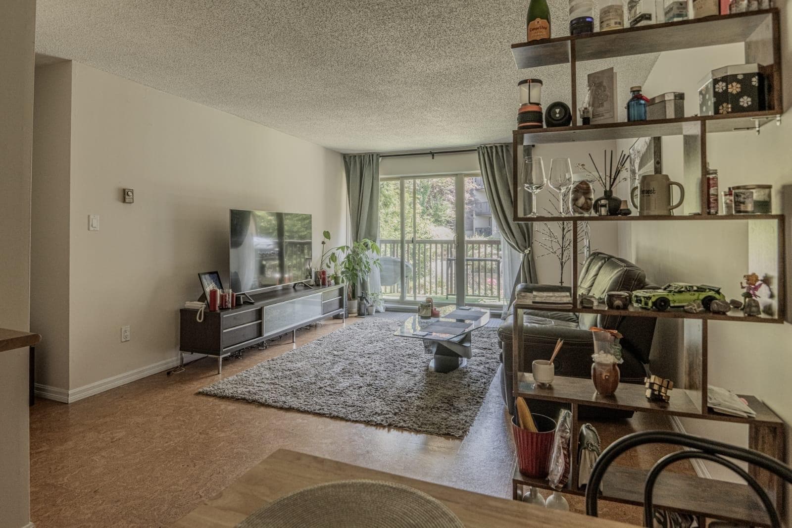 303 - 9857 Manchester Drive, Burnaby, V3N 4P5 — photo 1