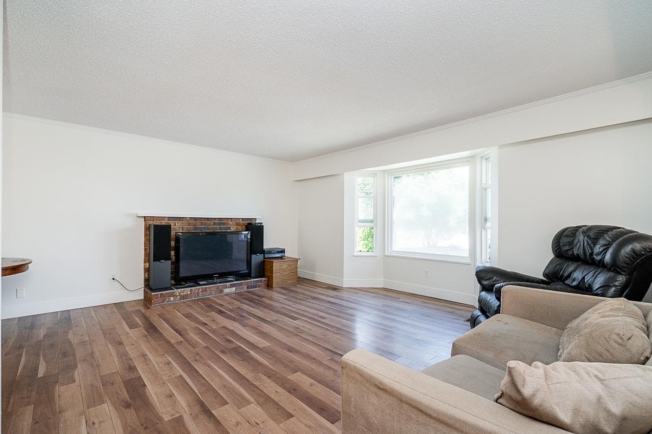 11856 77a Avenue, Delta, V4C 7K1 — photo 5