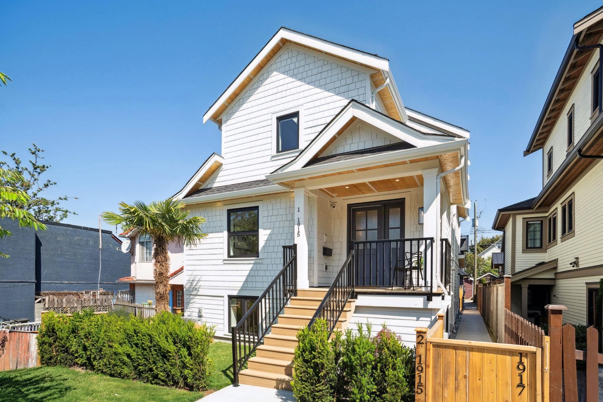 1 - 1915 E 3rd Avenue, Vancouver